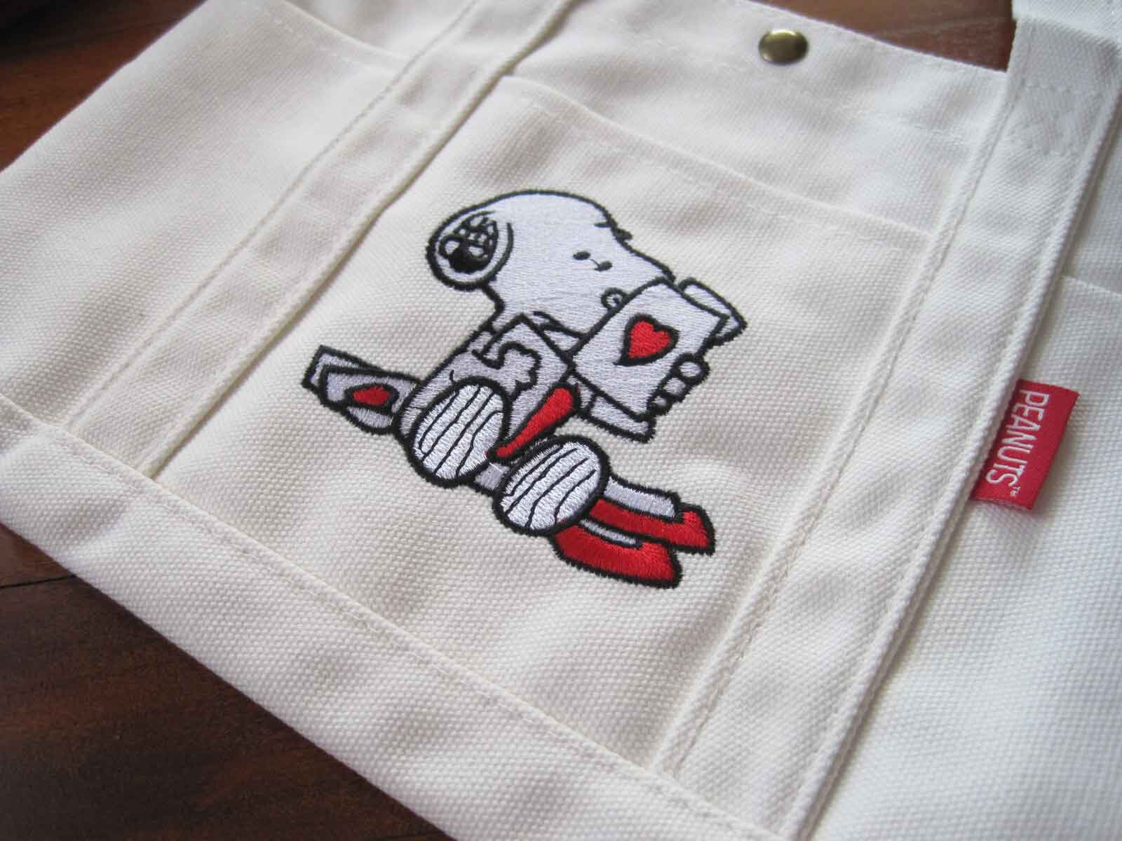 Lovely Snoopy Embroidery White Thick 100% Canvas Cotton Pocket Button Handle Bag