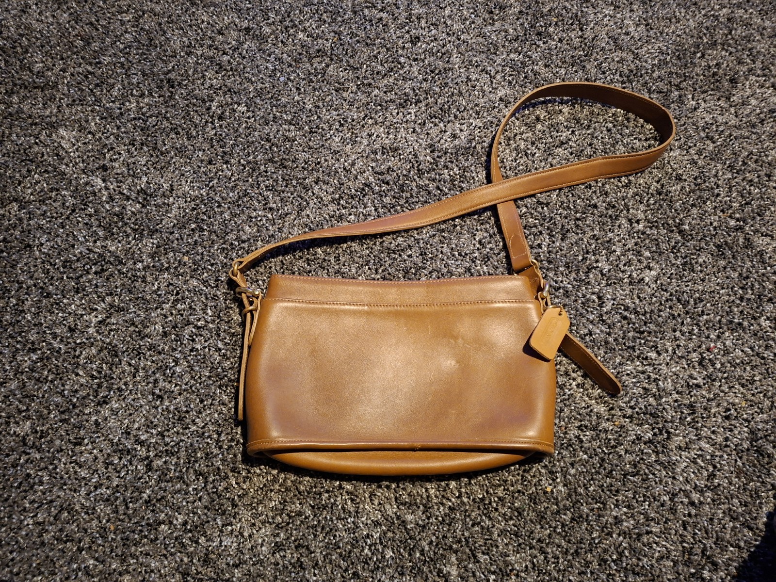 Authentic COACH Shoulder Bag D8C-9802 Tan Leather w/Shoulder Strap Vintage Used