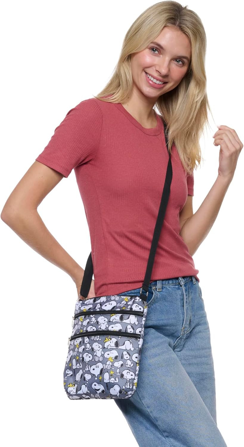 Crossbody Bag Snoopy Woodstock All over Print Passport Travel