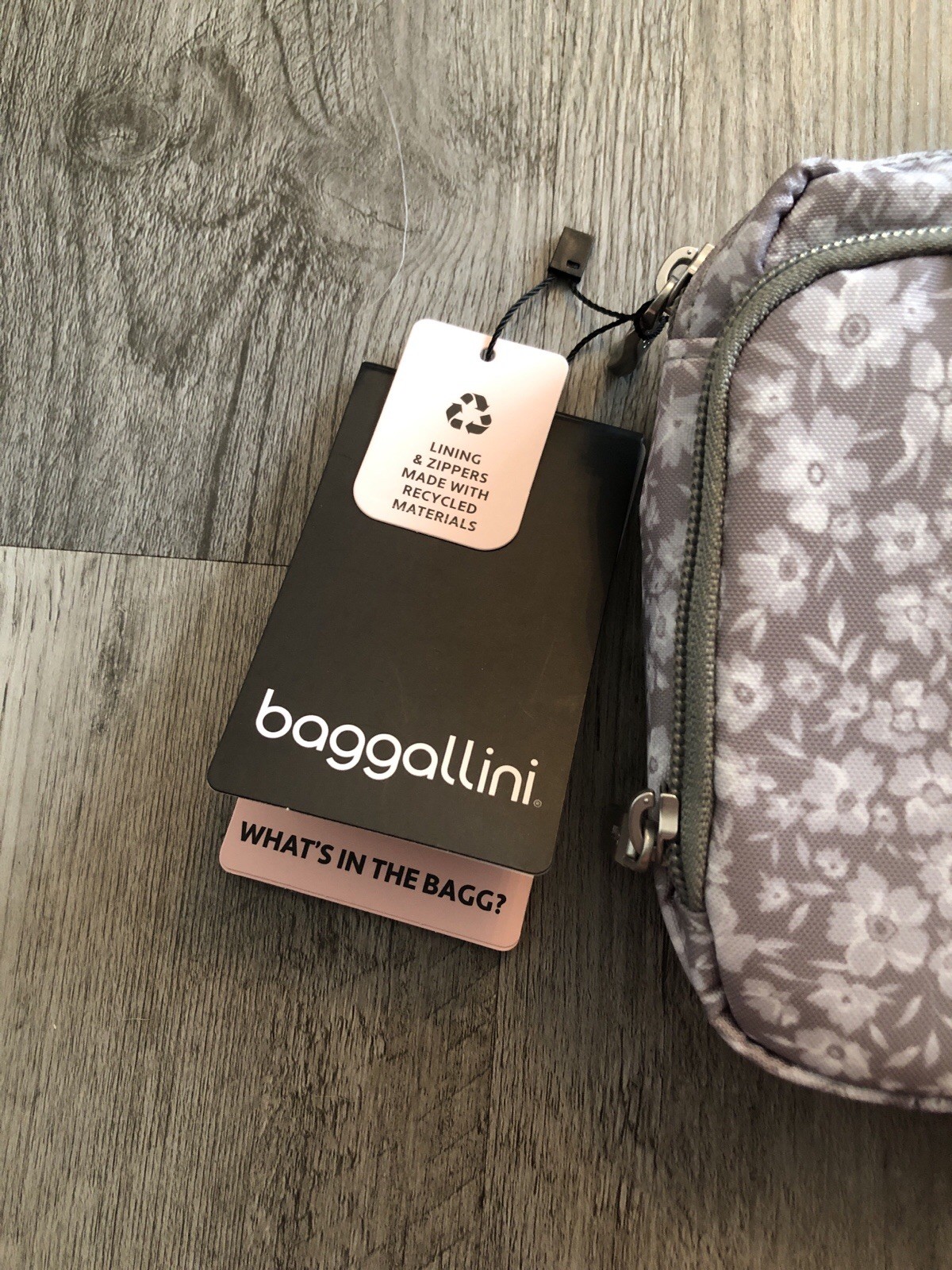 baggallini 100% Polyester True Classic Belt Sling Bag Color Light Gray Petal NWT