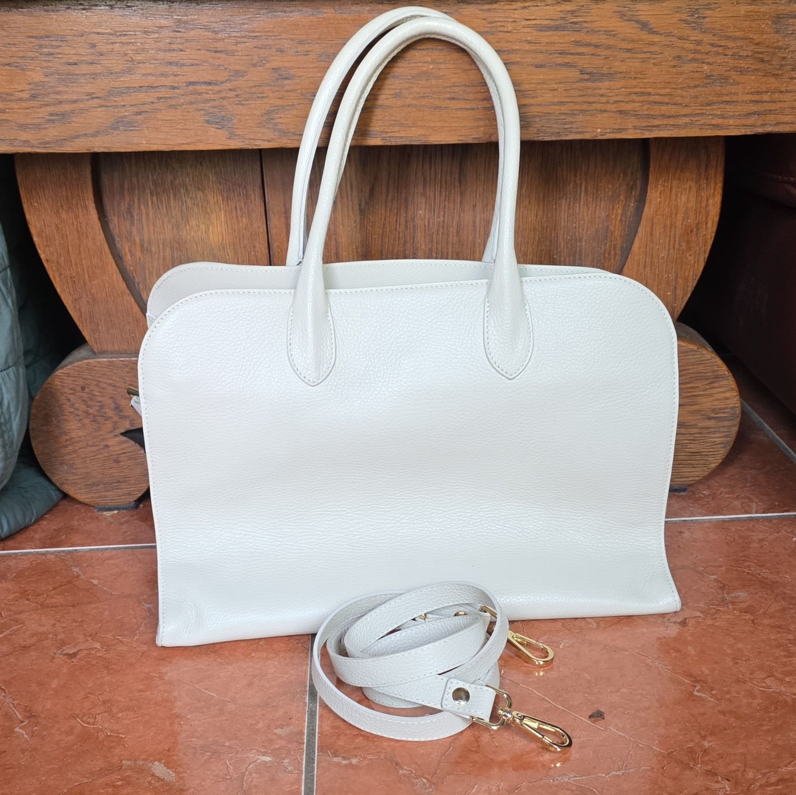 Claudia Firenze Off White Pebbled Leather Satchel/Top Handle Gold Hdwr, Strap
