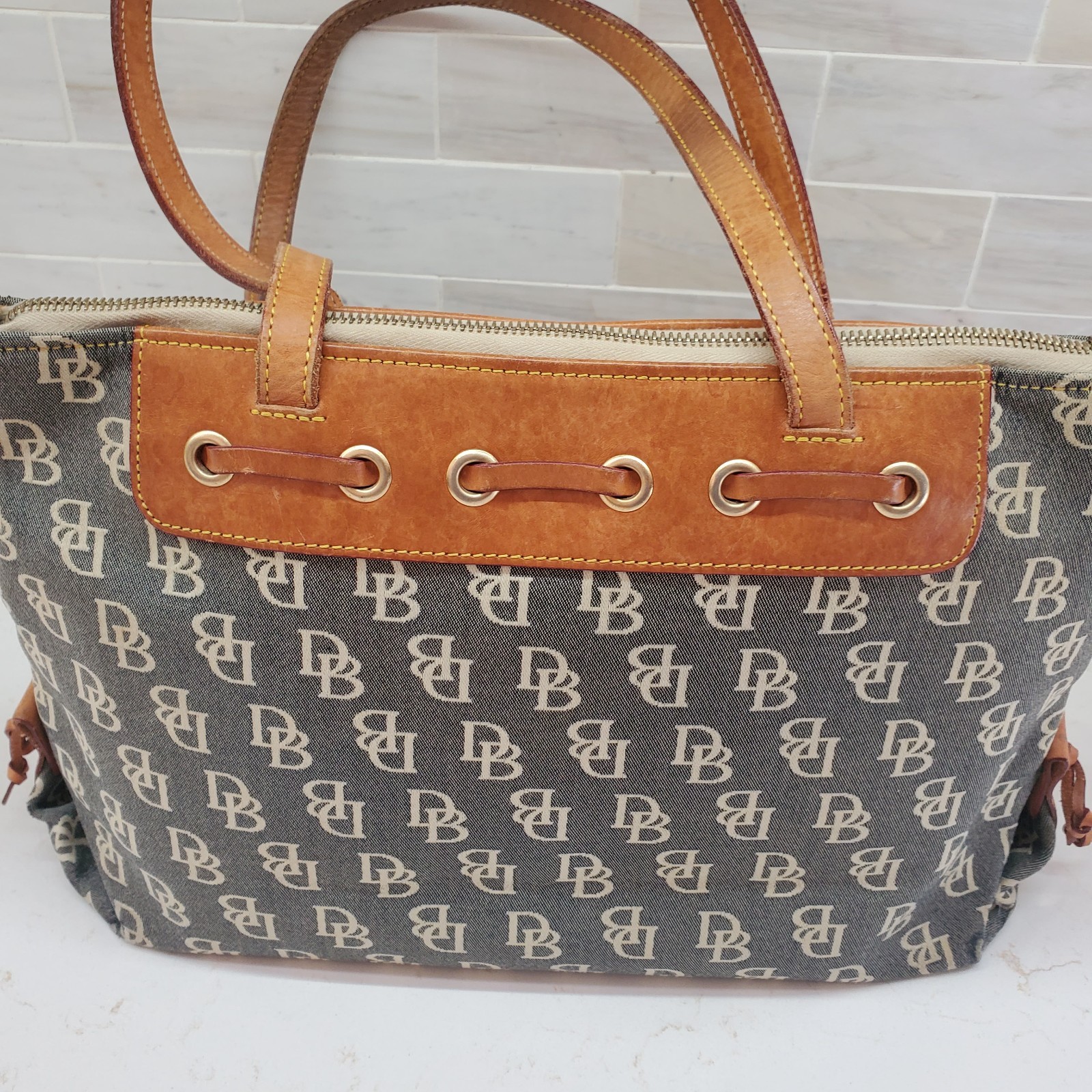 Dooney & Bourke Large Tassel Top Zip Bag Leather &Logo Fabric Double Handle