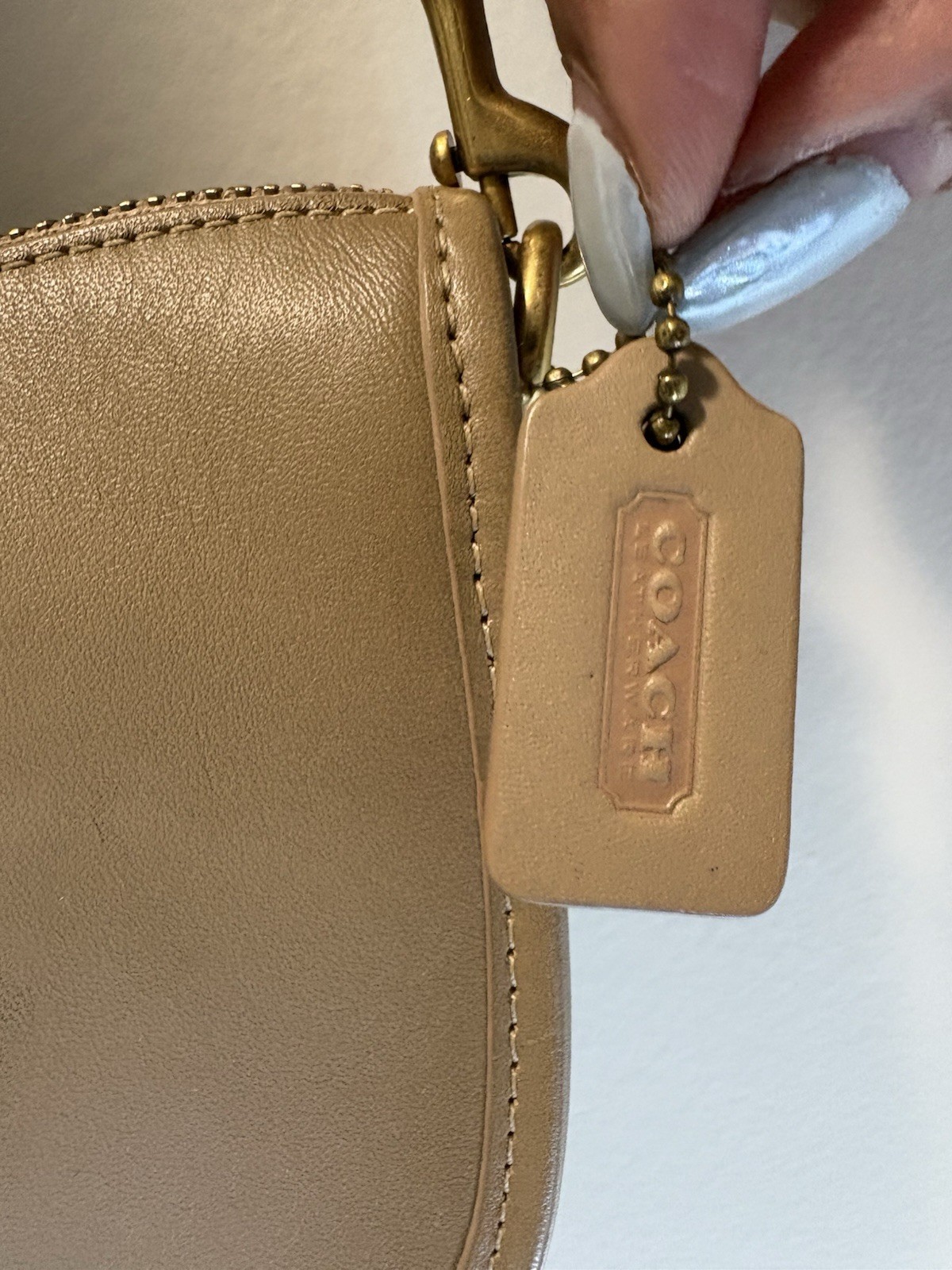 Coach Swinger 20 Tan