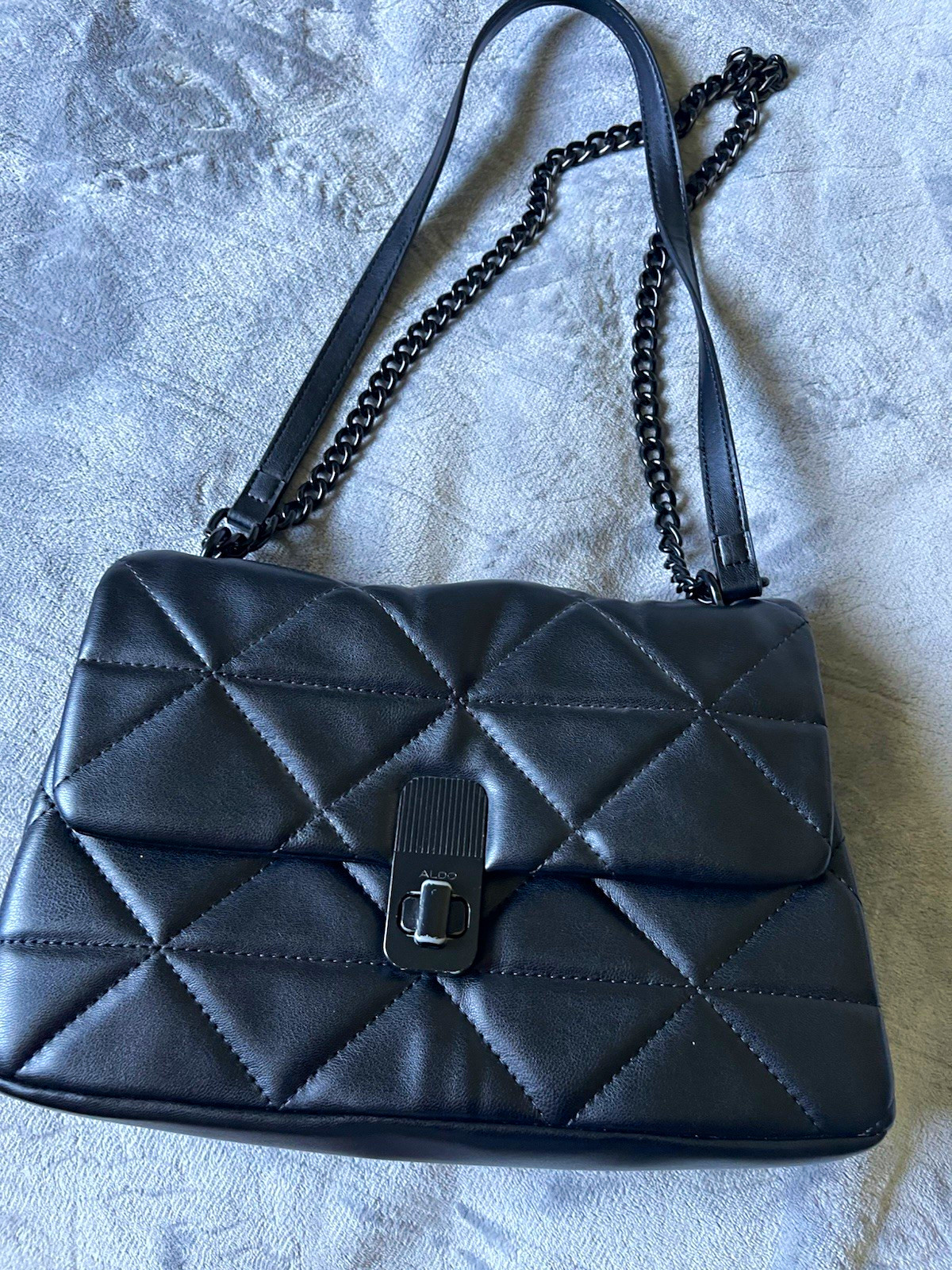 ALDO Black Solid Quilted Shoulder Bag Purse Chain Strap Push Lock Closure