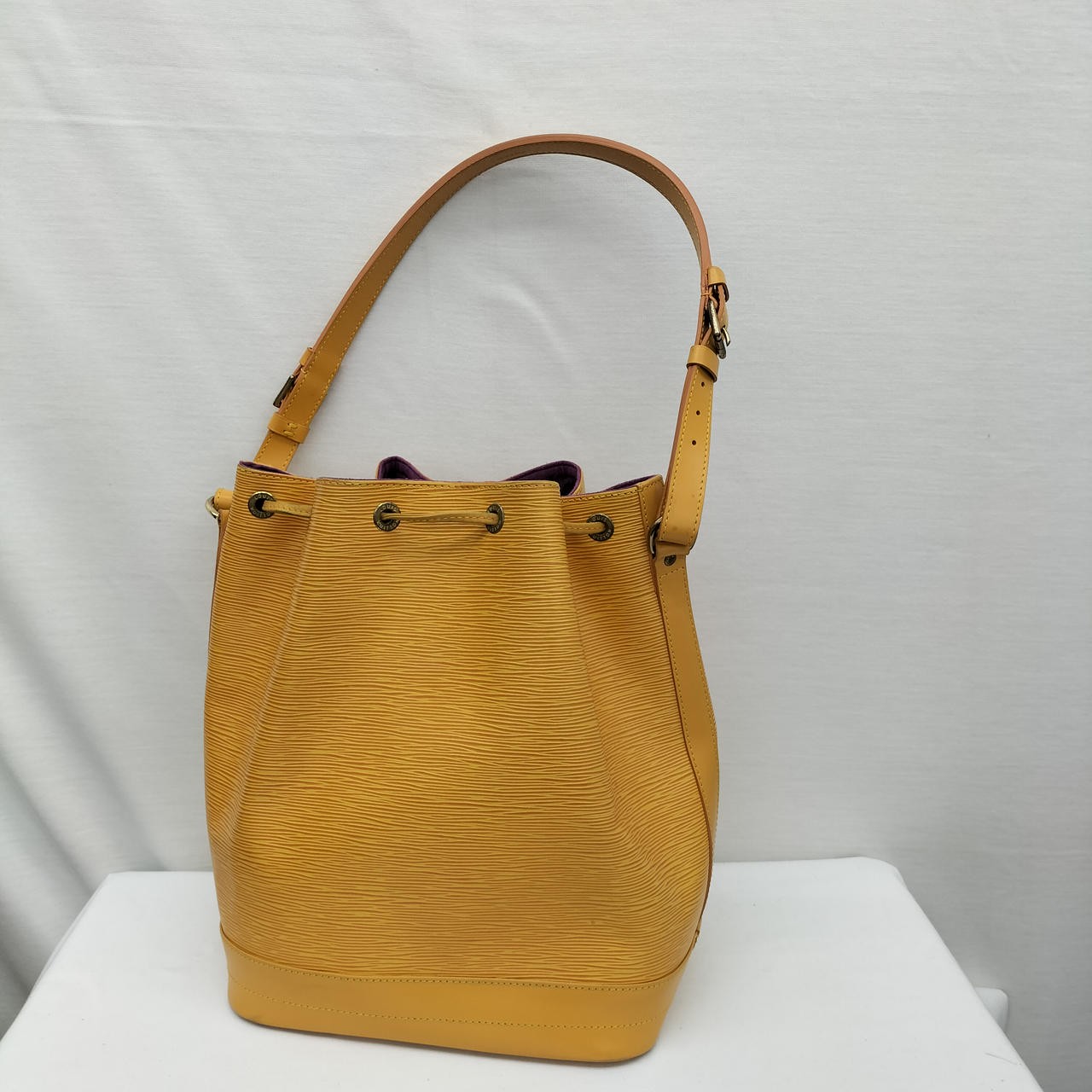 Louis Vuitton Shoulder Bag Epi Leather Noe M44009 Size Width 13.8 inches Women
