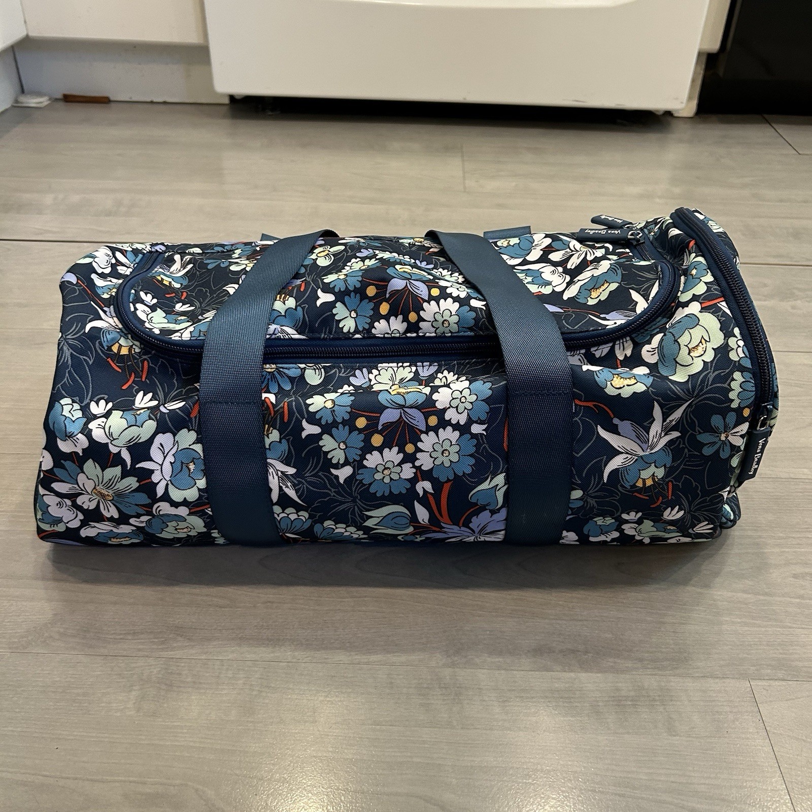 Vera Bradley Lighten Up Active Duffel Travel/Gym Tote Bag – Floral Bursts – Teal
