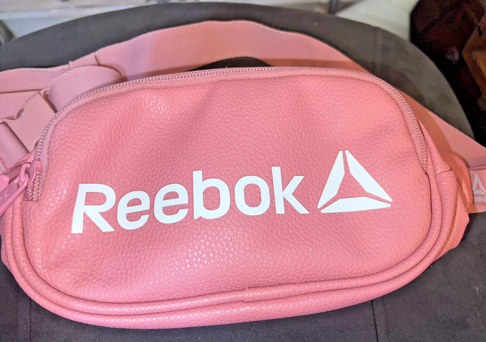 Reebok Fanny Pack Pink Vinyl Belt Bum Money Passport Travel Bag Waist 🎒
