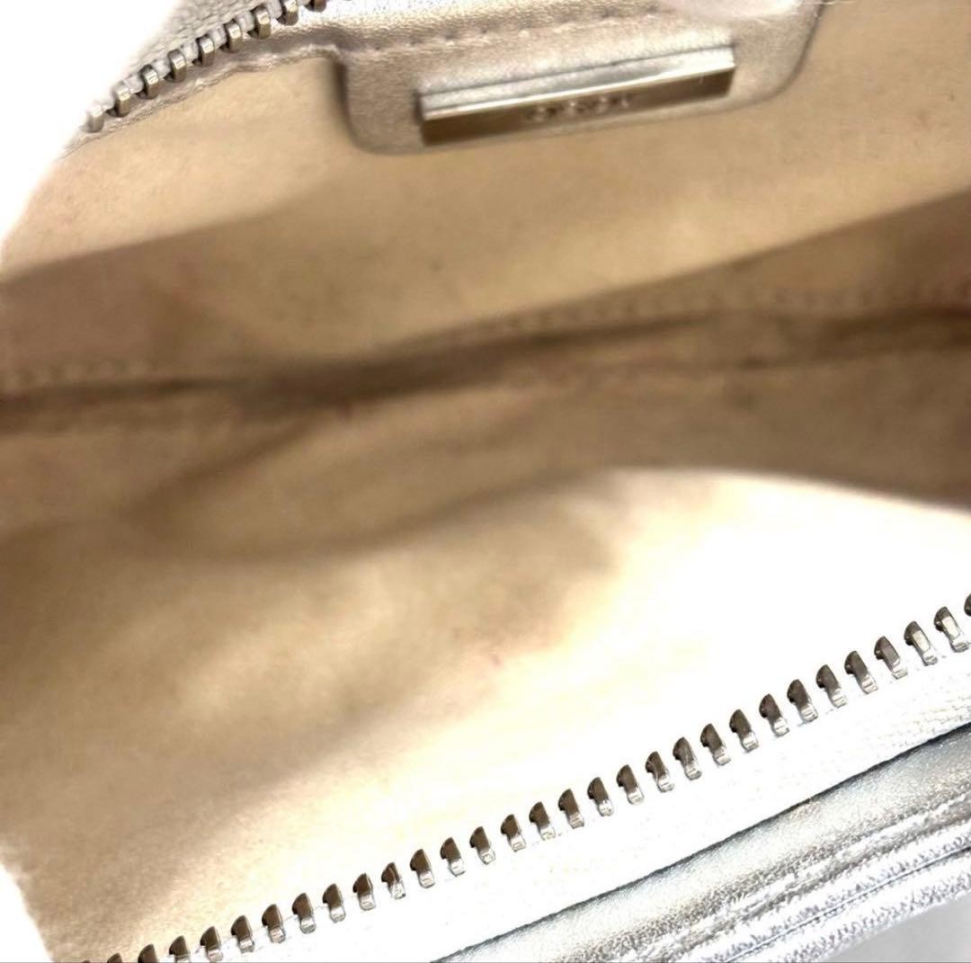 OSOI Small Shoulder Bag Accessory Pouch Leather in Silver USED Good Condition