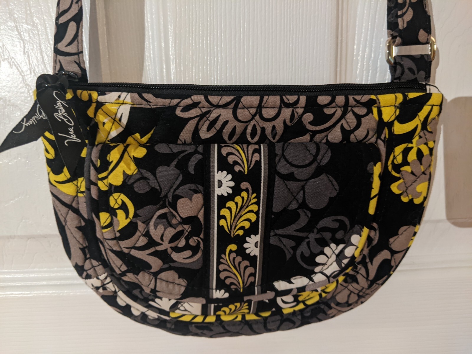 VERA BRADLEY CROSSBODY FRONT FLAP POCKET BAROQUE YELLOW BLACK GRAY PERFECT EUC