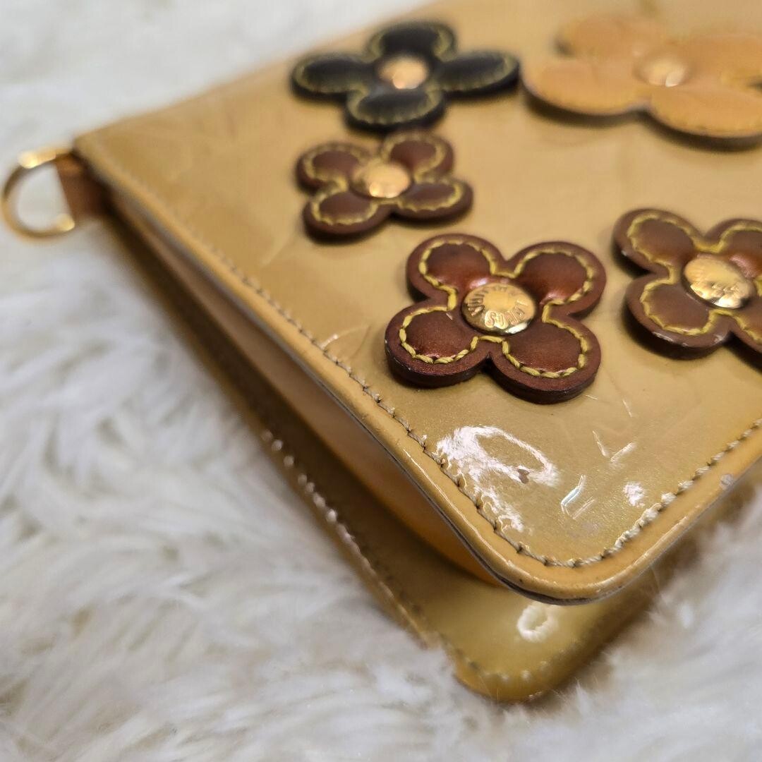 Louis Vuitton Monogram Vernis Lexington Flower Beige Patent Leather Pouch Bag