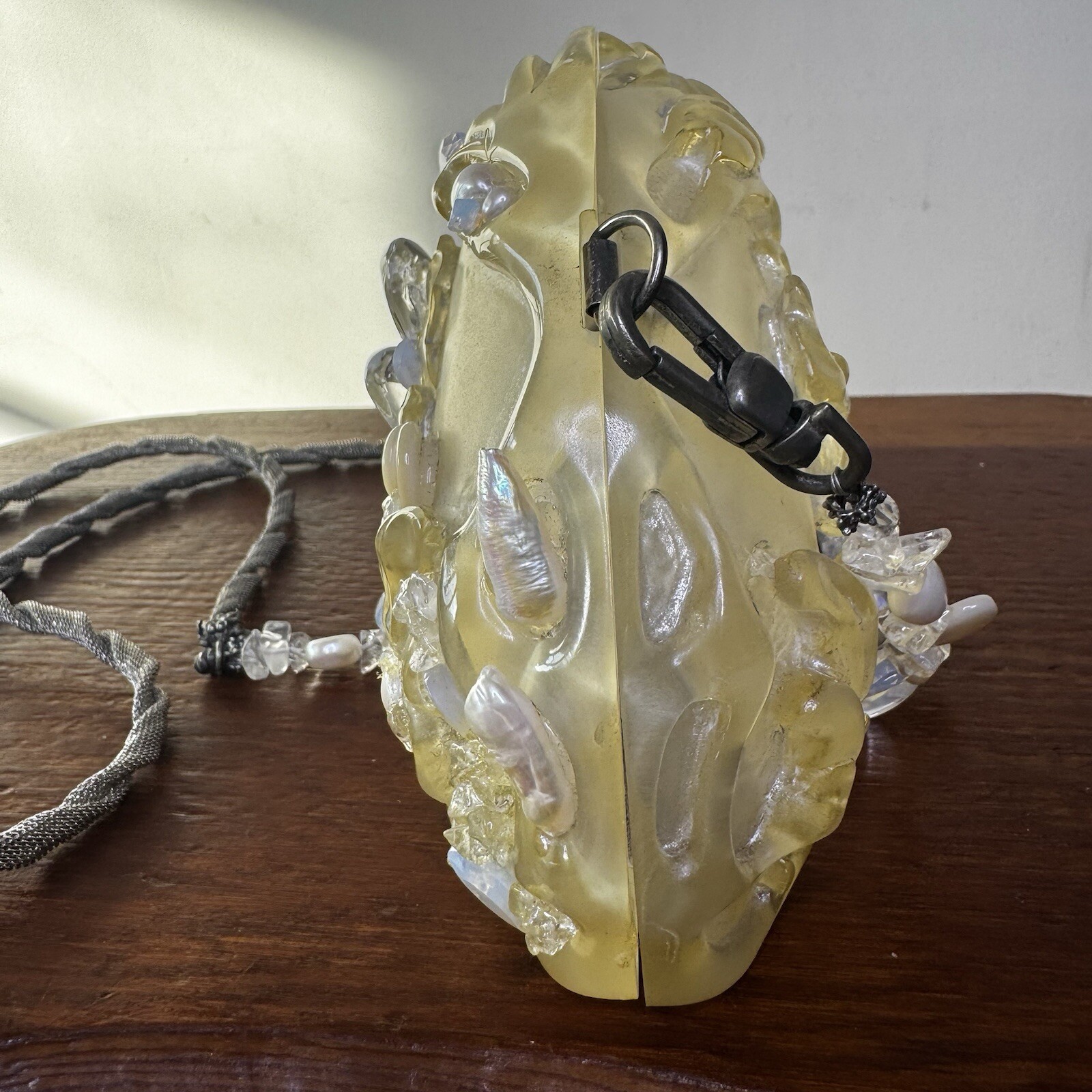 MAYA Beverly Hills Bag Lady Clear Frosted Hard Resin Flower Handbag Chain Strap