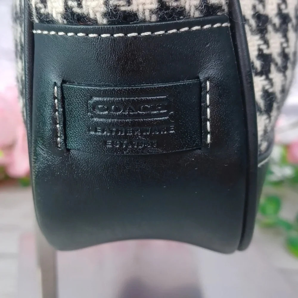 Coach Hamptons Houndstooth Tote E2J-7727