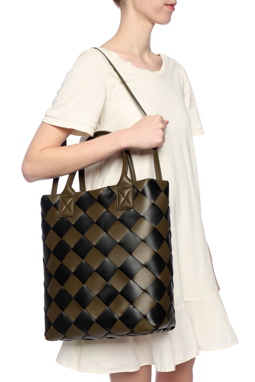 BOTTEGA VENETA Maxi Cabat 30 Leather Tote Bag in Mustard Green / Black