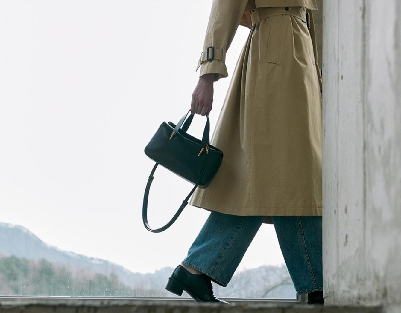 LOEUVRE Sac de Rue Small_Black / Loeuvre shoulder bag