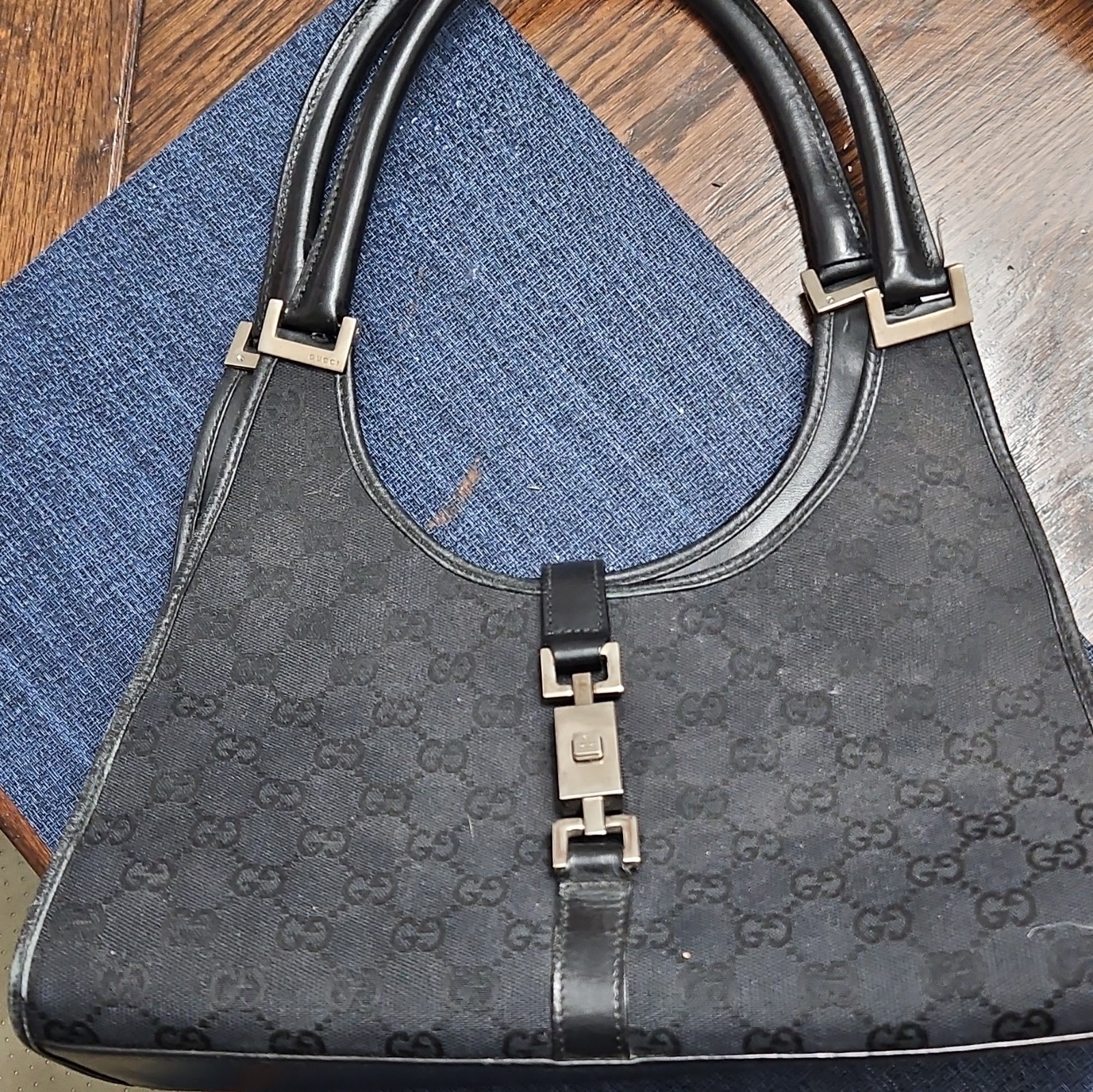 Gucci GG Pattern Trapezoid Shoulder Bag Black Clasp Silver Hardware