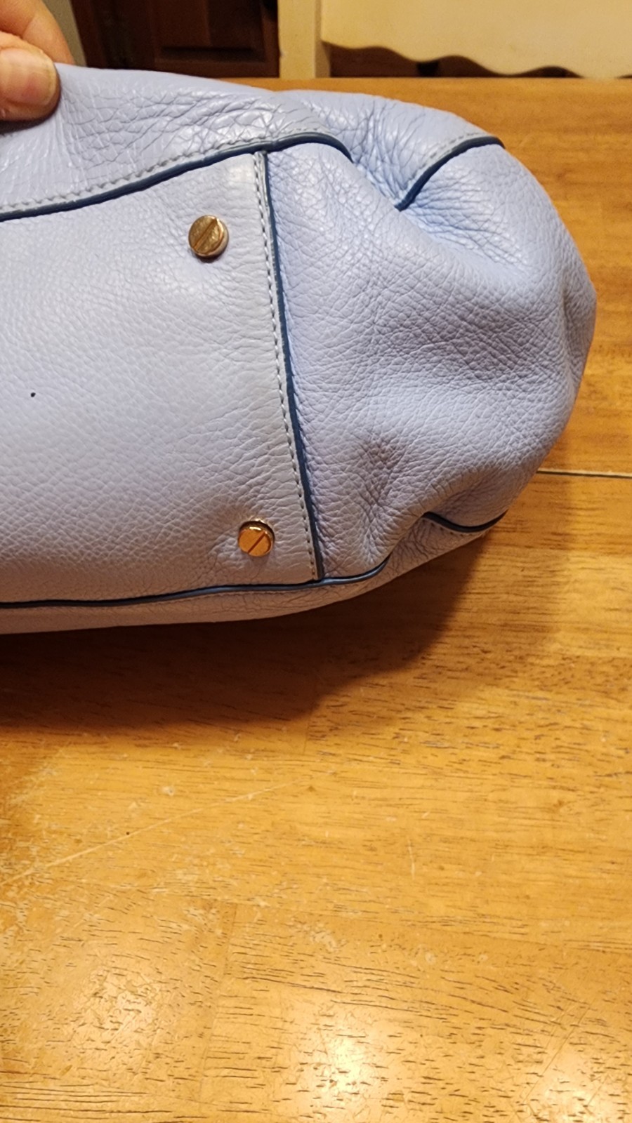 Tory Burch Amanda Hobo bag pebbled leather, a front flap pocket signature logo