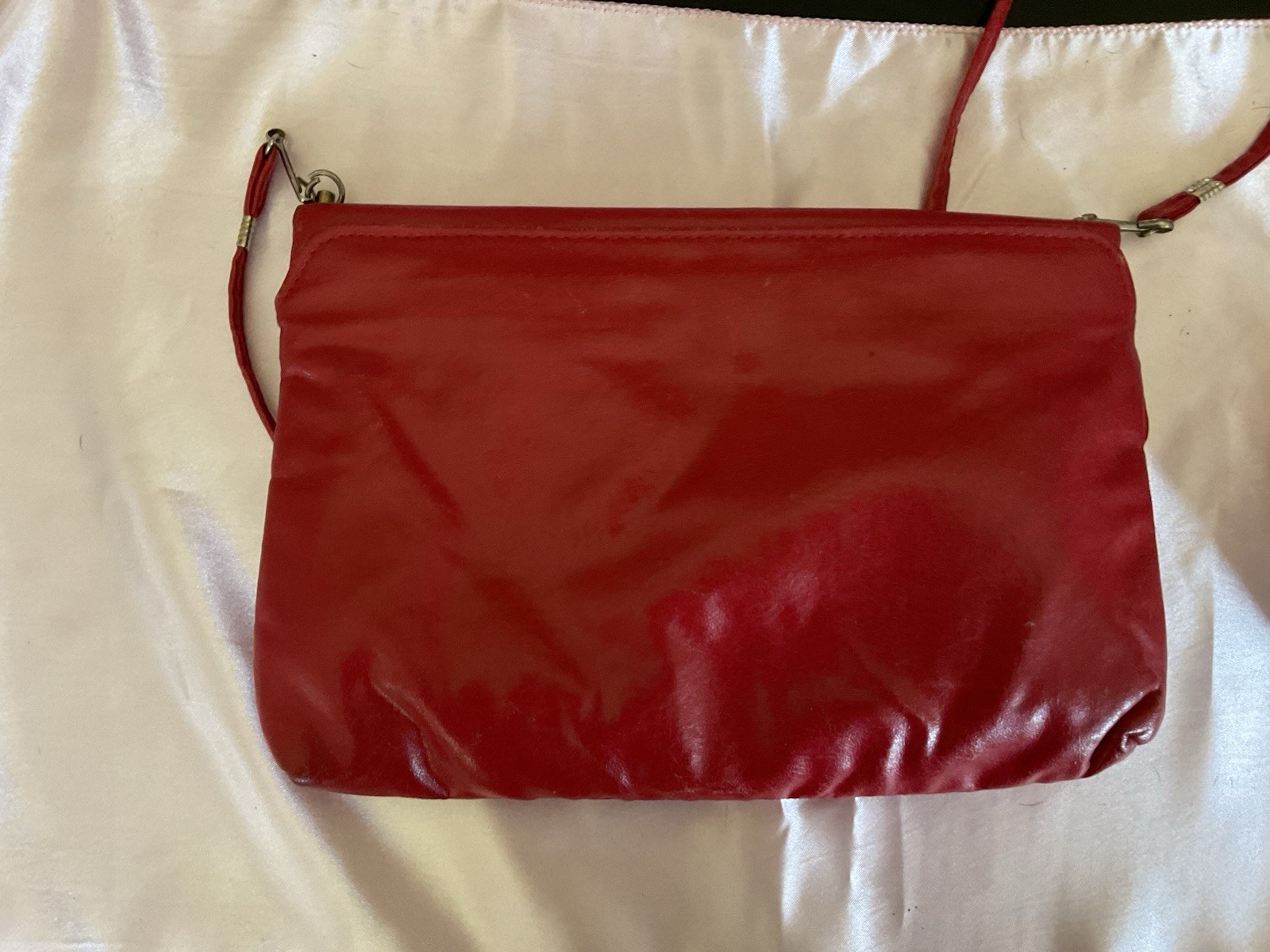 Women’s Red Crossbody Bag Zip Top Lined Inner Pockets Detachable Strap Gold