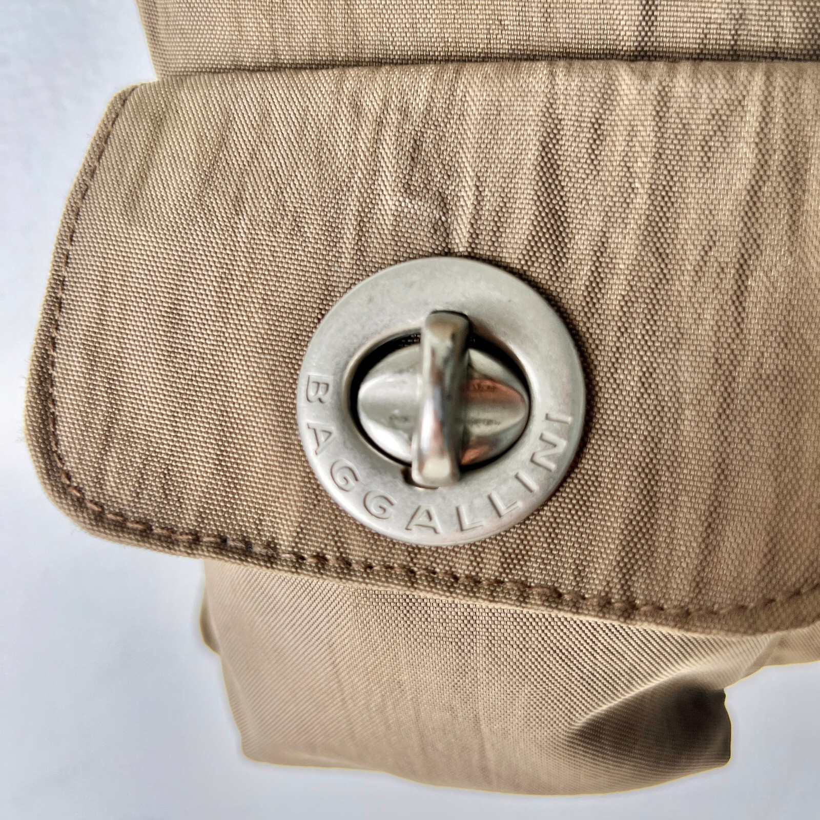 Vintage Baggallini Brown Nylon Crossbody Saddle Bag Hipster Boho Purse Boho