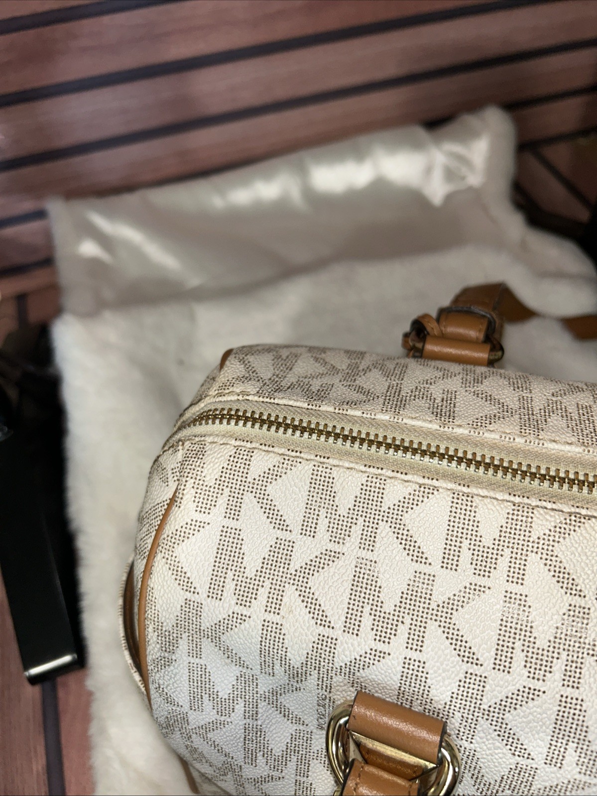 Large Michael Kors Grayson Signature Bag Cream Color Boston Shaped Gold Hardwar