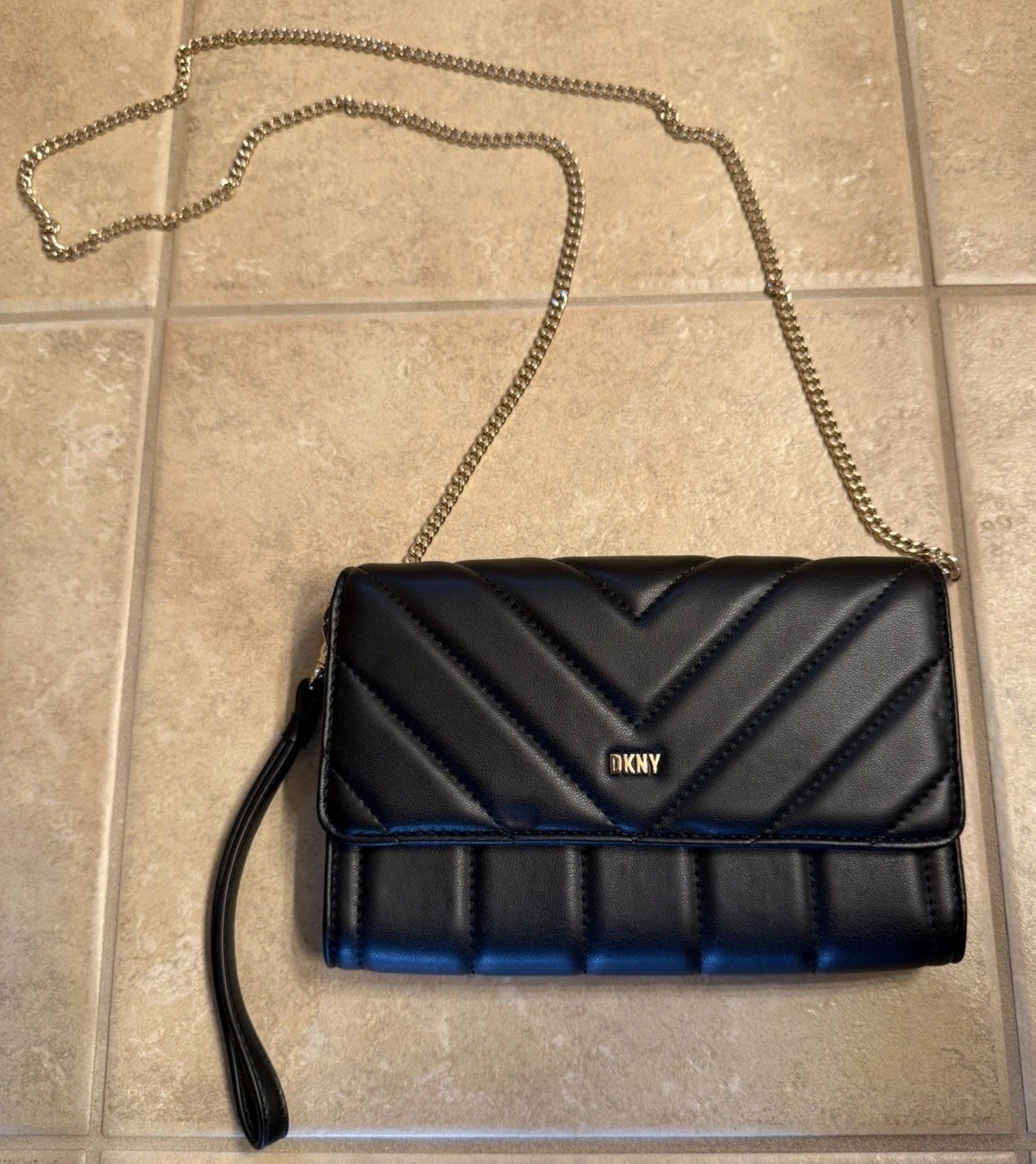 DKNY black purse Quilted Veronica wristlet Crossbody Bag