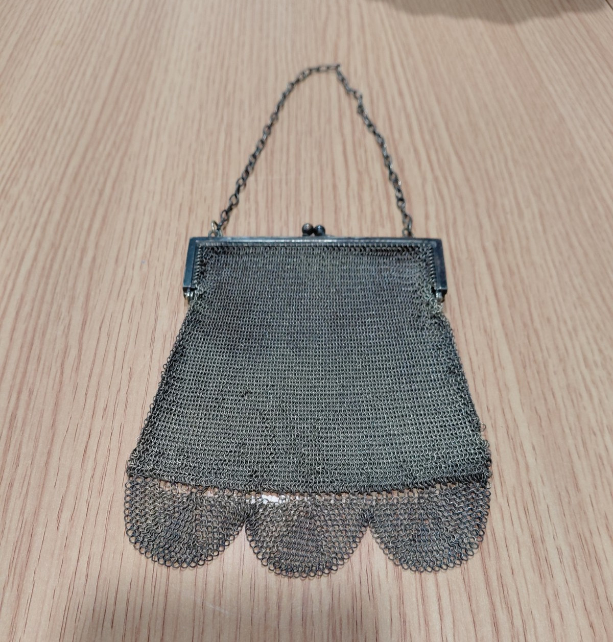 1920’s Art Deco Silver Metallic Metal Mesh Clutch Evening Bag with Clasp