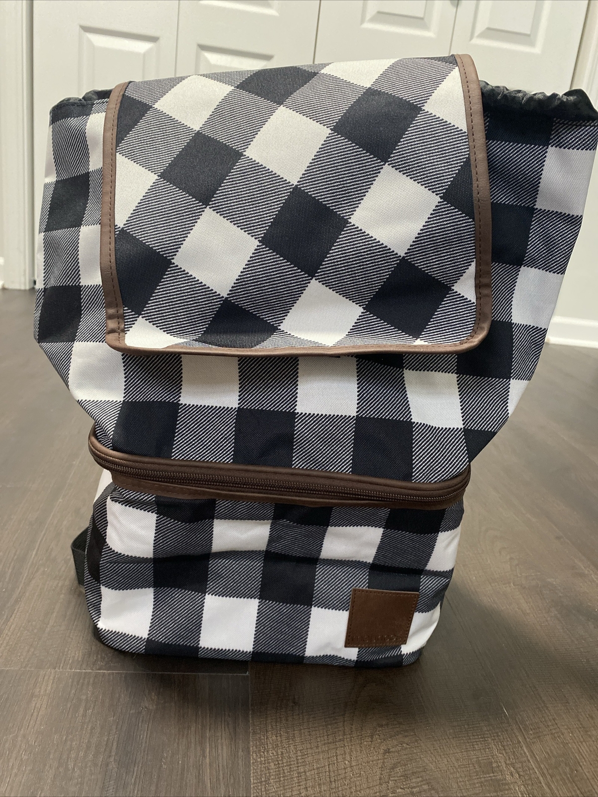 Maurices Backpack Cooler Adjustable Straps Drawstring Hook Loop Zip Closures