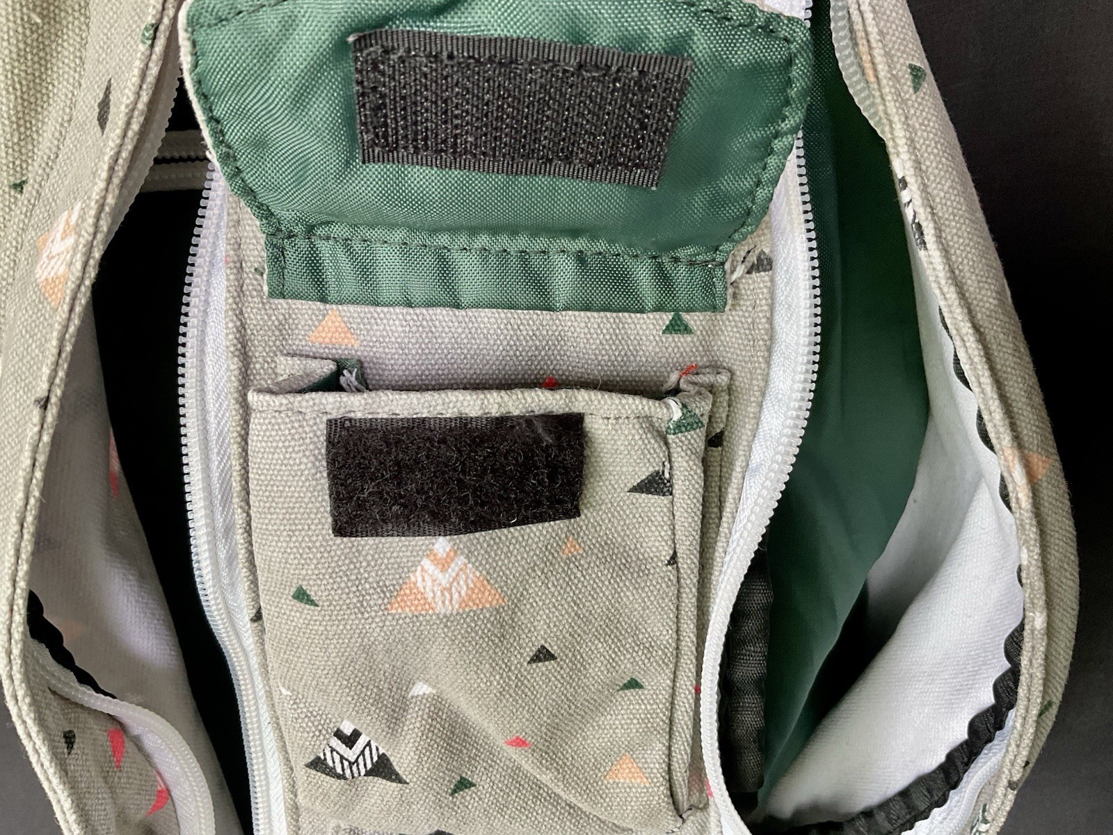 Kavu Original Rope Bag Sling Back Pack Adjustable Shoulder Strap Grey Print