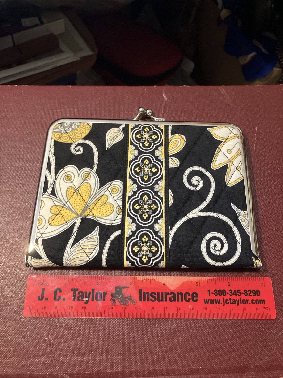 Vera Bradley Photo Purse, 5×7 In., Holds 12 4×6 Photos.