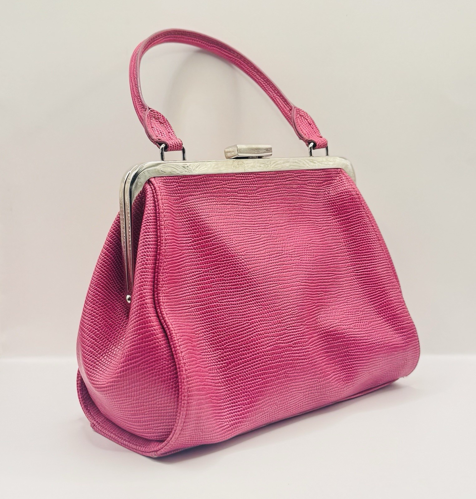 Hot 🌺 Pink Amanda Smith Leather 9”x12” Bag Clutch Silver Lift Clasp Pockets