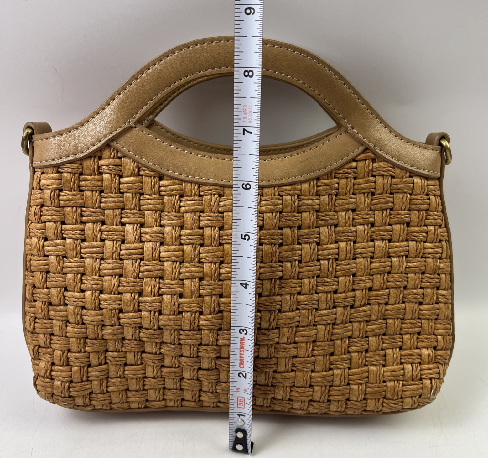 Fossil Beige Rattan Handbag/Purse SL3656 Size: 9.5″x8.5″x2.25″