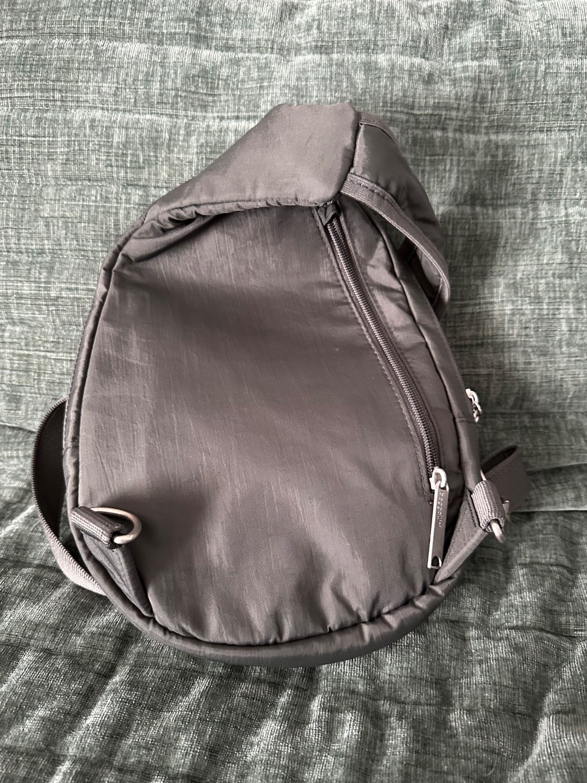 EUC Baggallini Anti Theft Travel Handbag Gray