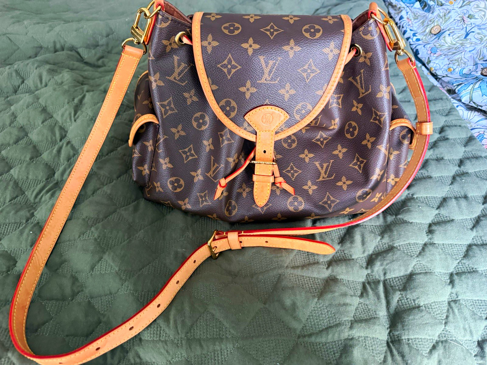 Louis Vuitton Odysee MM Crossbody Bag Buckle Closure Detachable Strap! $3600 NEW