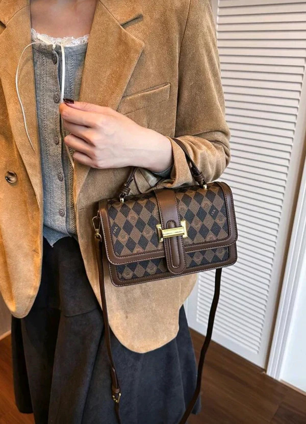 BRAND NEW WOMENS Luxurious Leather Material 2026 Lightweight hand Bag,NWT