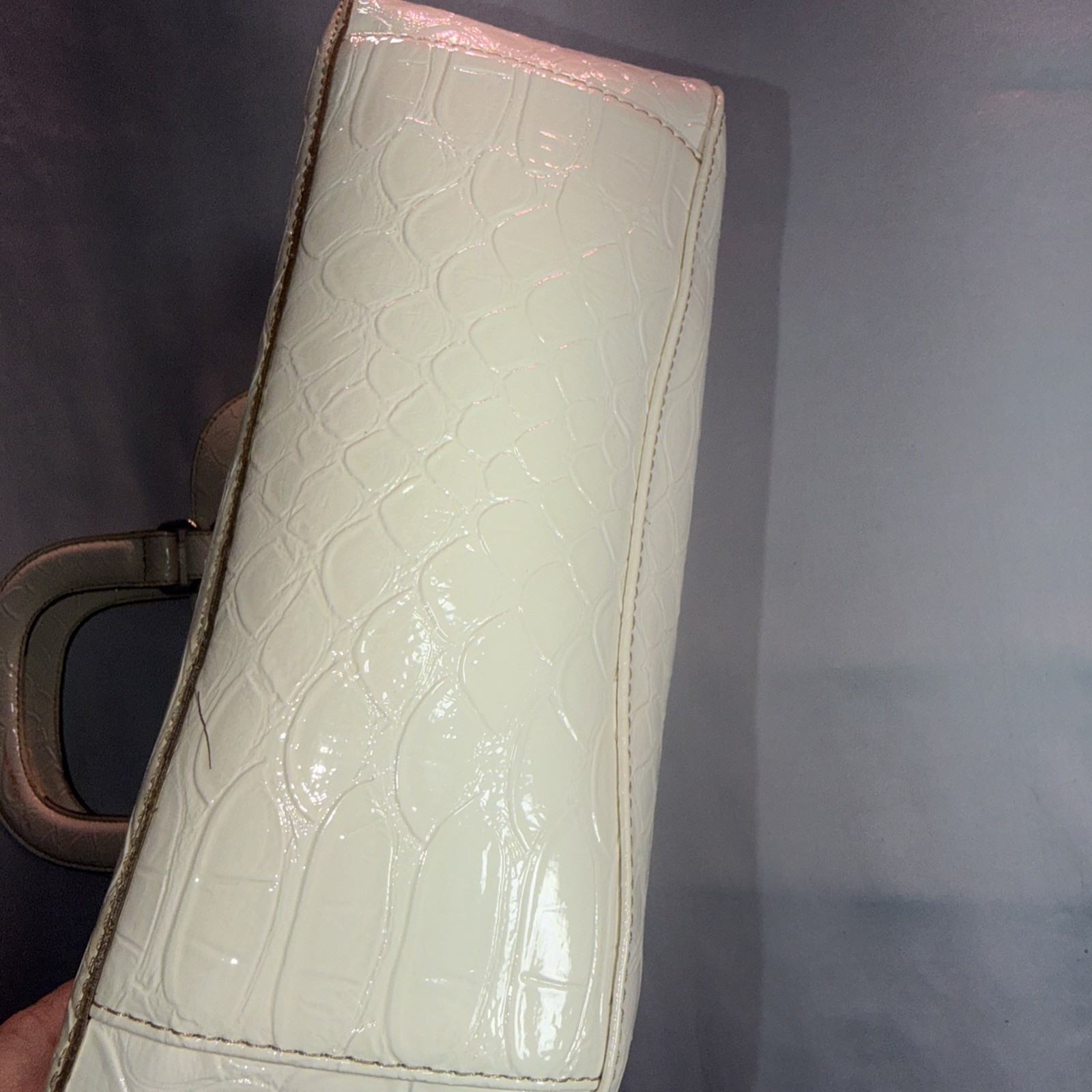 Vintage Attention White crocodile-embossed Faux leather bag with silver hardware