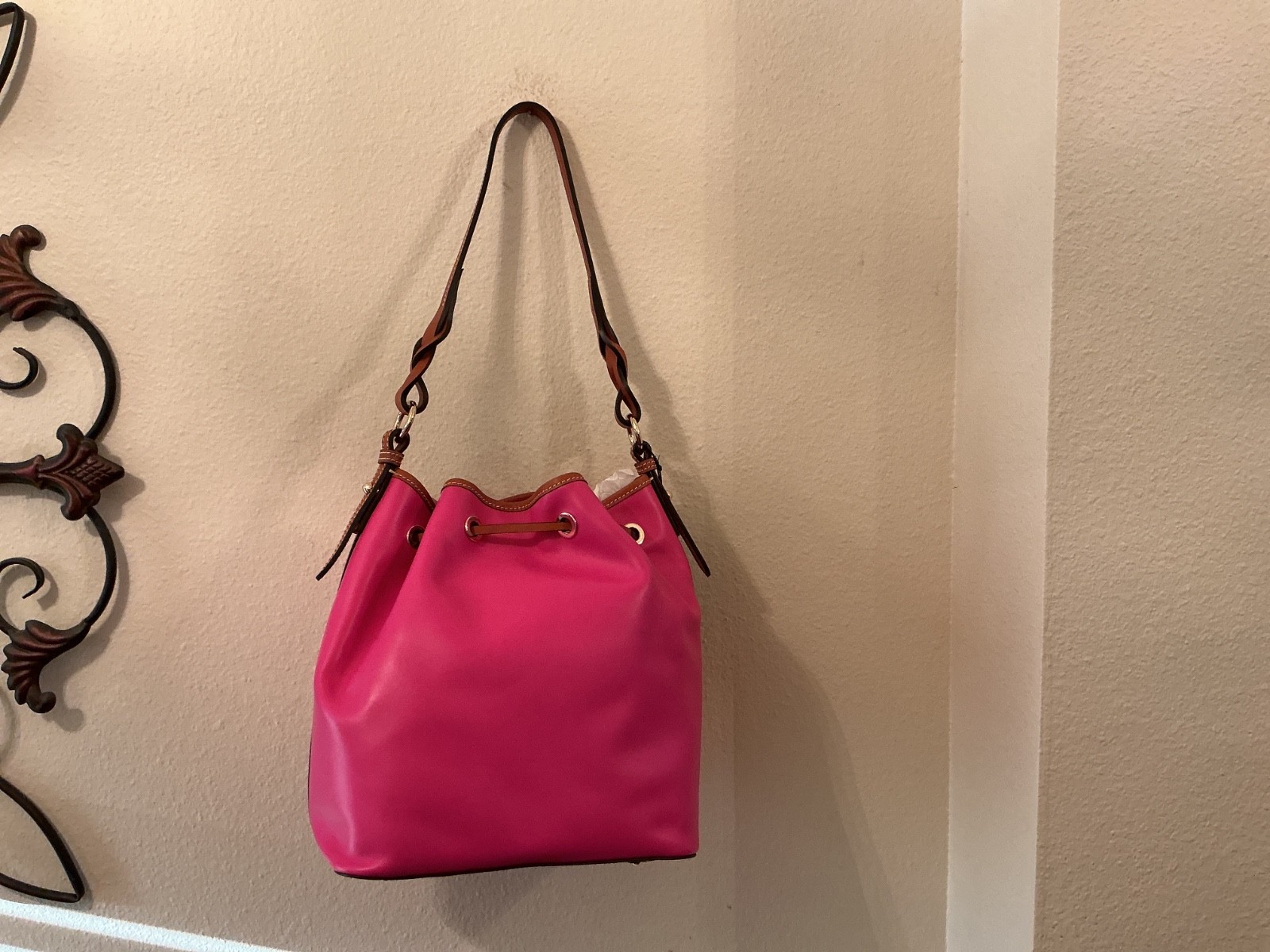 NWT Dooney & Bourke Tasha Drawstring Leather Shoulder Bag in Magenta & Wallet