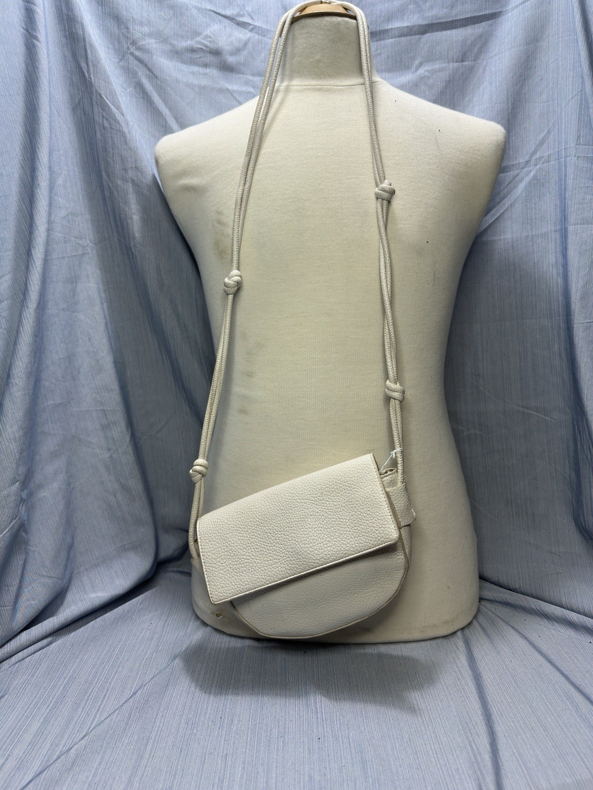 Antik Craft Vegan Leather Purse Ivory Crossbody