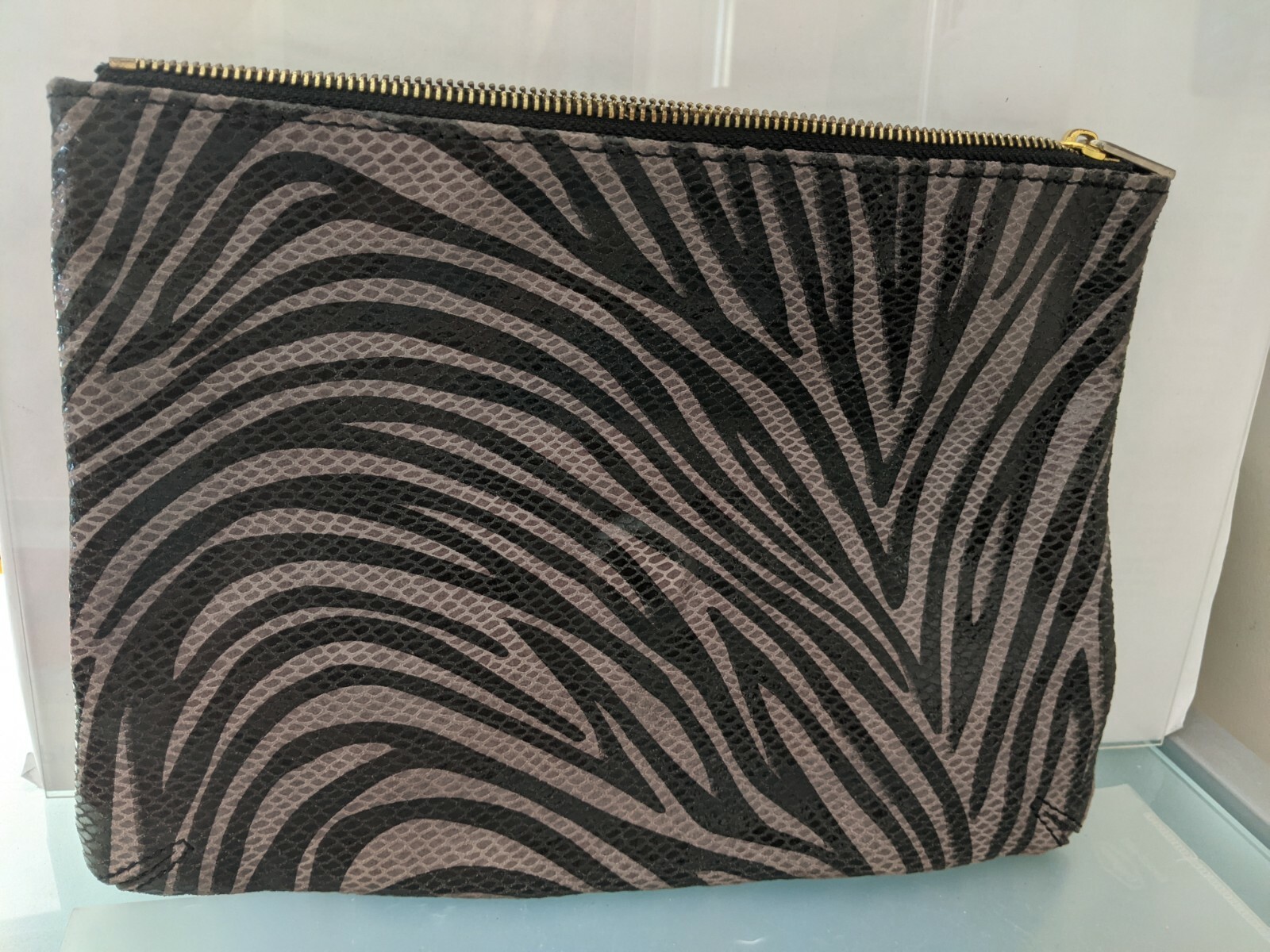 VINTAGE DESIGNER LEATHER CLUTCH BAG SIZE 28X21 CM
