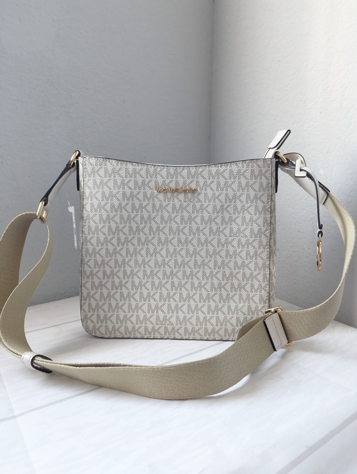 NWT MICHAEL KORS JET SET TRAVEL SMALL SHOULDER MESSENGER BAG MK LT CREAM MULTI