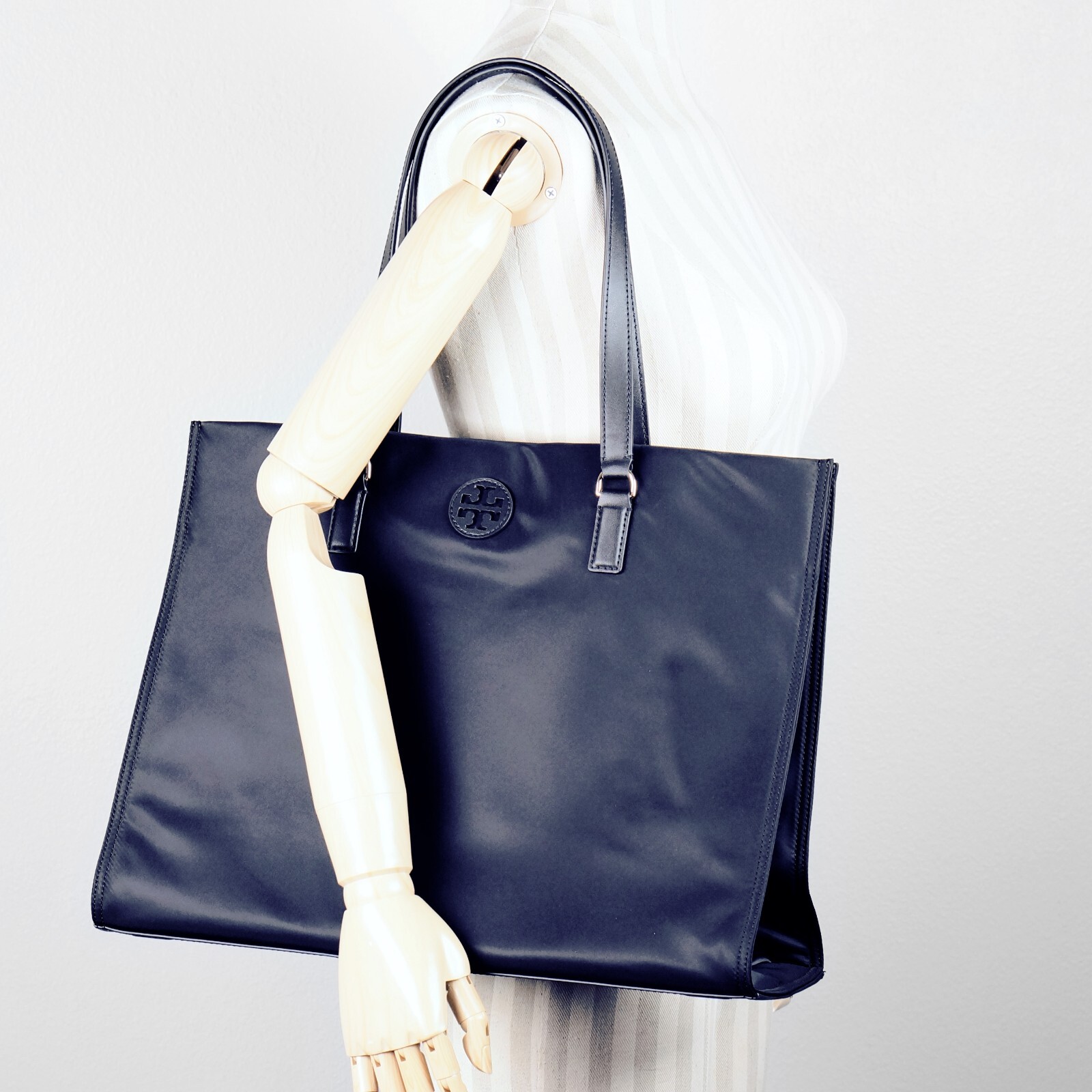Latest Tory Burch Ella Navy Nylon Large Tote Travel Shoulder Bag Purse 136144