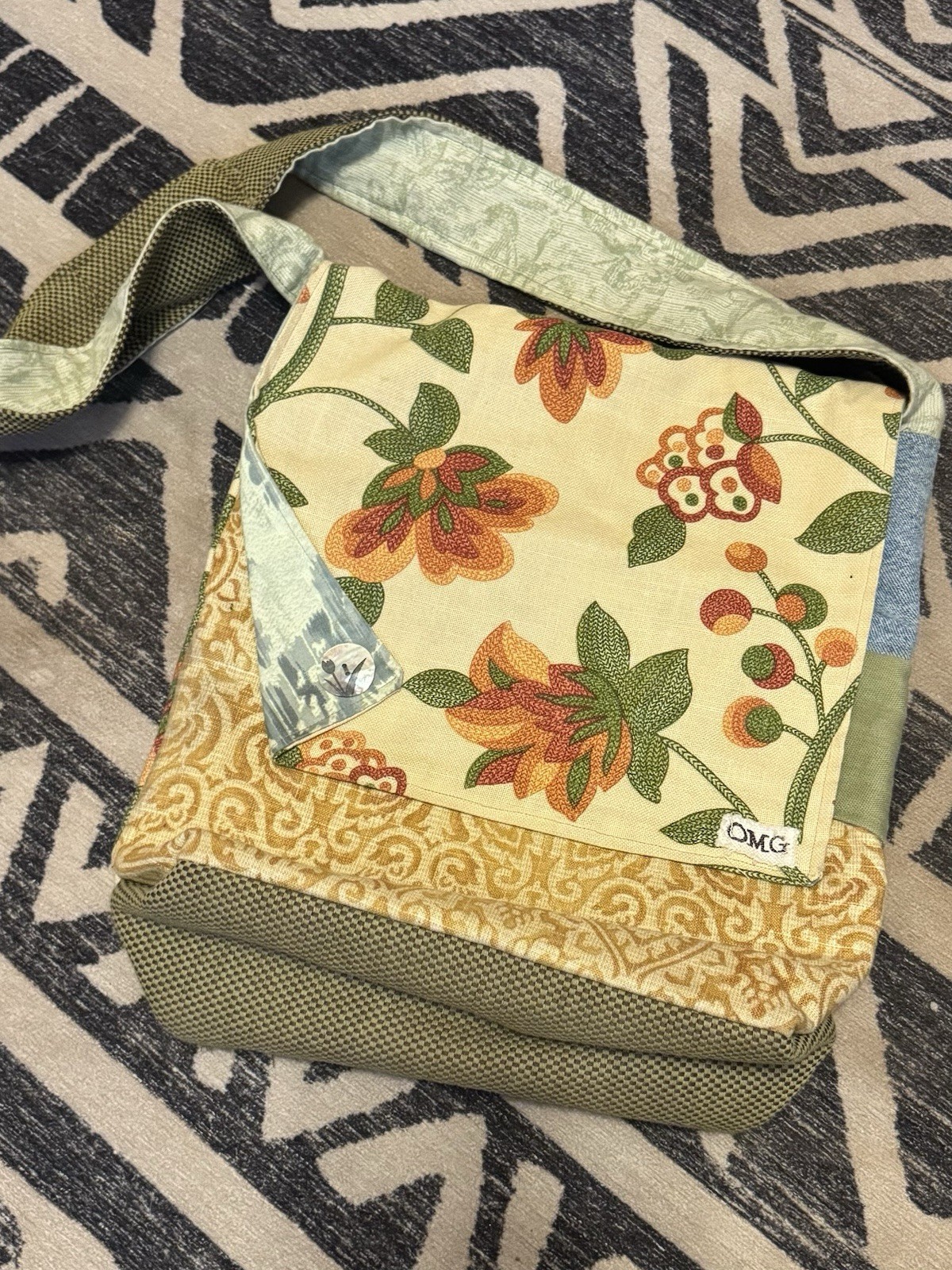 QUILTED RECYCLED FABRIC PATCHES GRANNY CORE COTTAGE CHIC CROSSBODY SATCHEL