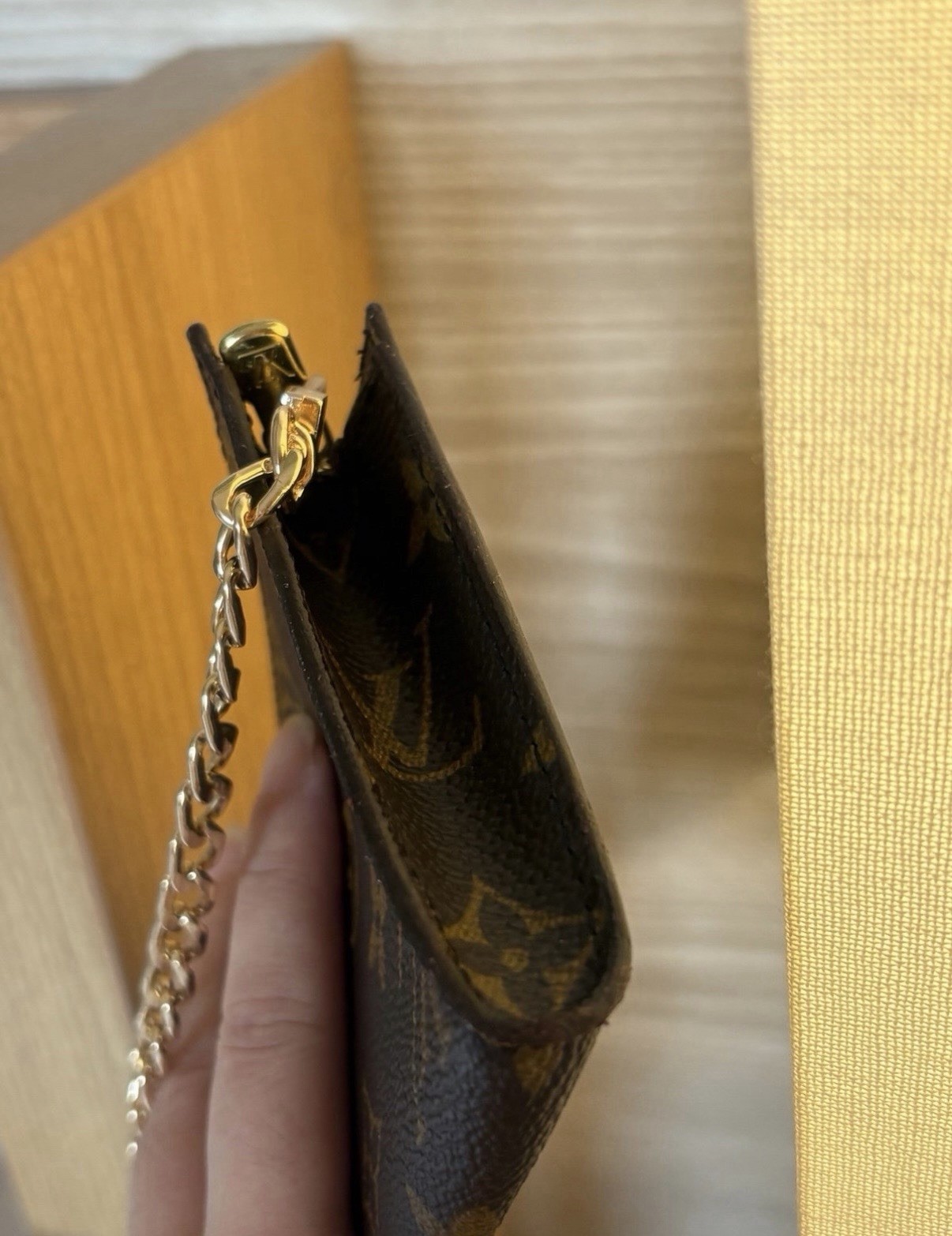 Louis Vuitton Bucket GM Pouch Monogram VI1917 Vintage 1997 France w/ Chain