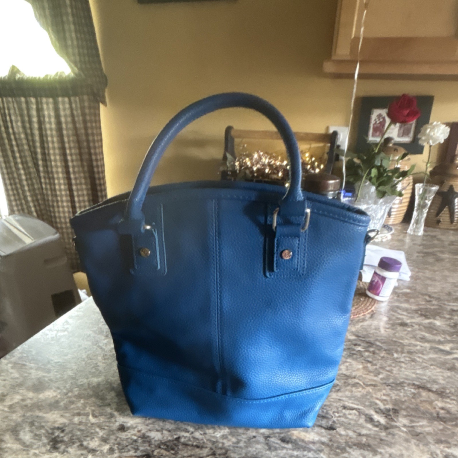 Jewell Blue Pebbled Shoulder Bag Stitching Metal Logo Plate Detachable Strap