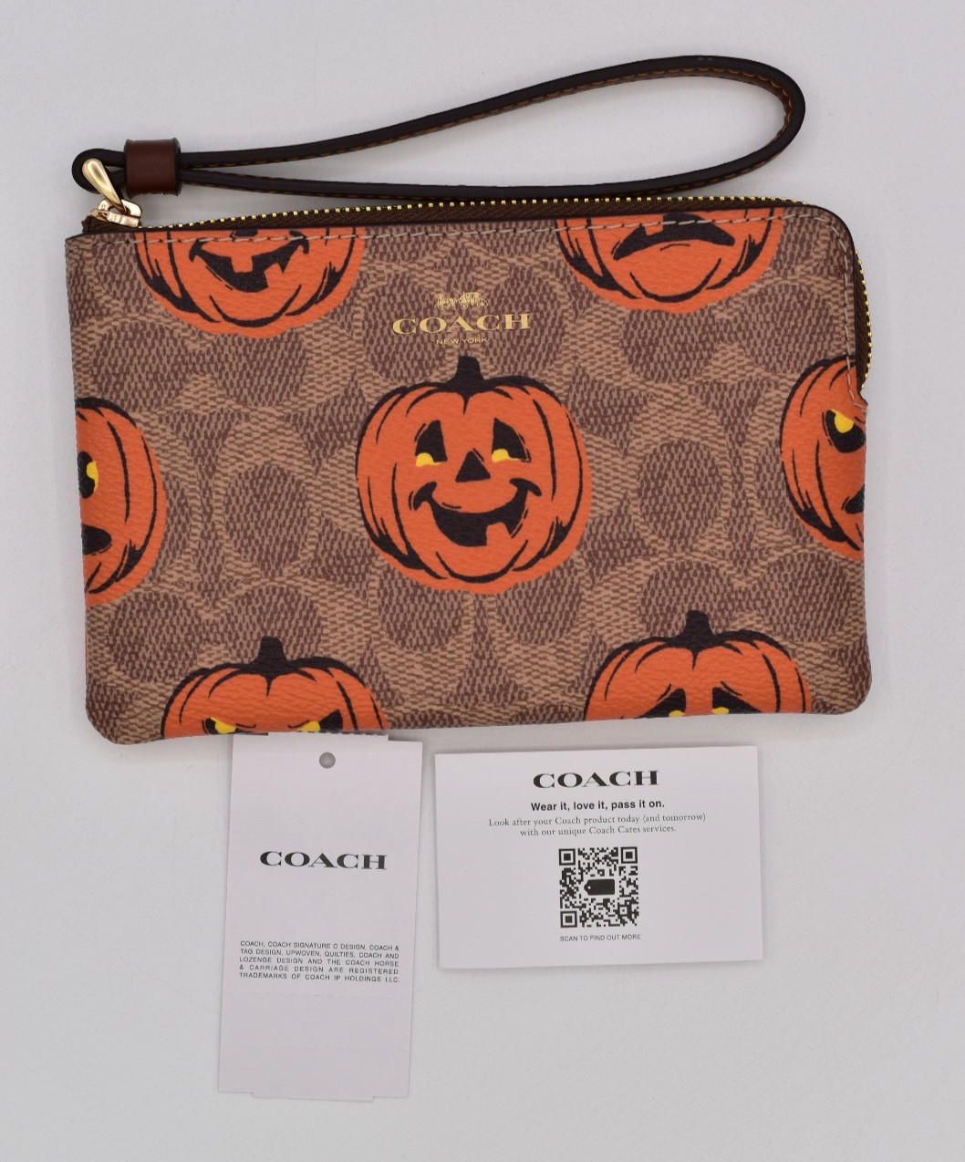 Coach Corner Zip Wristlet In Signature Canvas With Halloween Print Pumpkin NWT