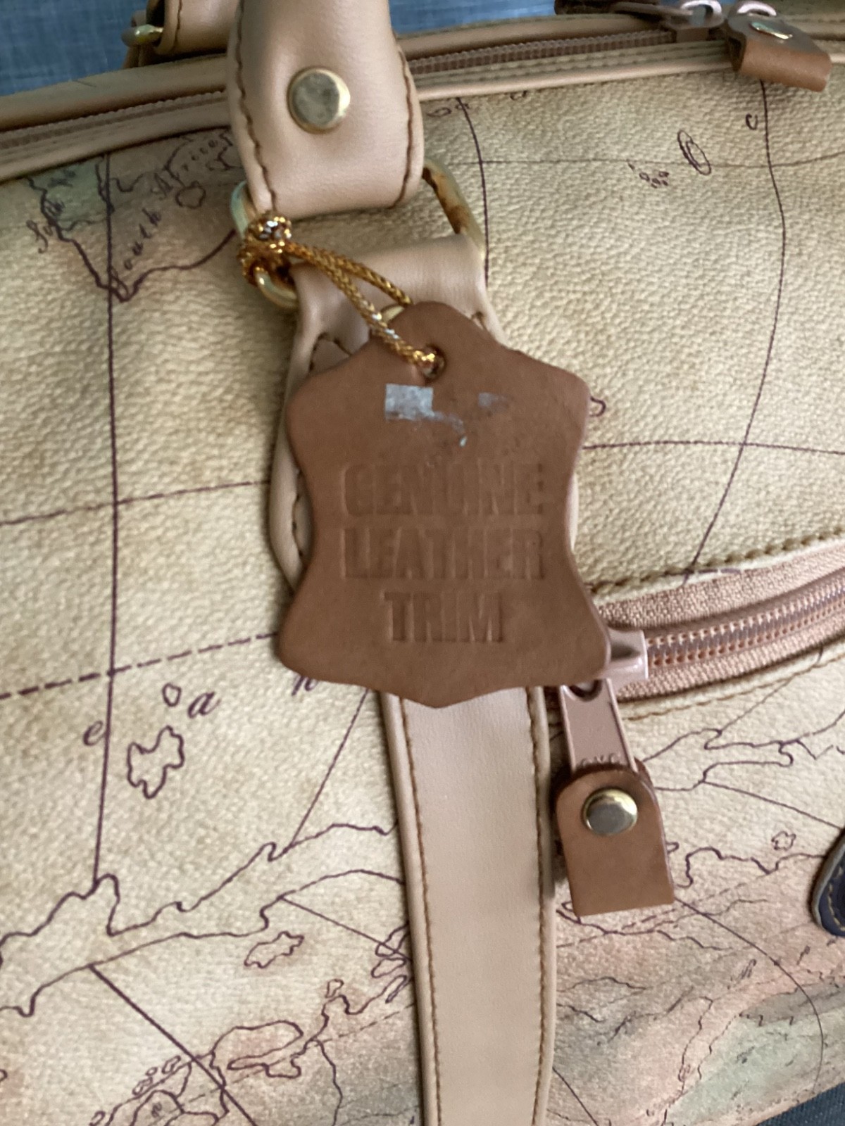 LEATHER TRIM VINTAGE 18 INCH WORLD MAP PRINT DUFFLE BAG WITH STRAP VGUC LOOK!