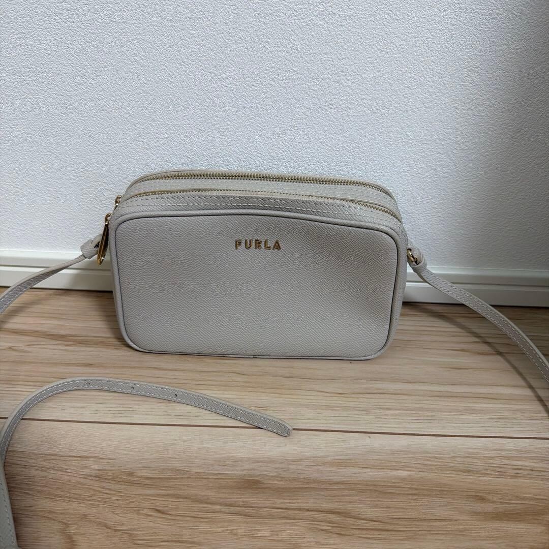 Furla Greige Pebbled Leather Double Zip Crossbody Shoulder Bag Women Gold 18.5cm