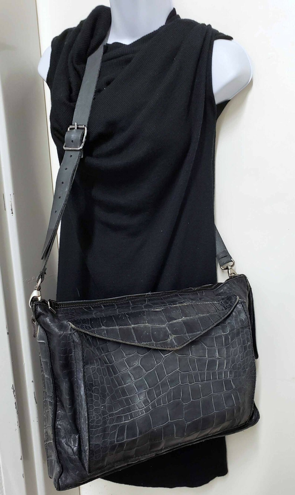 Numero 10 leather messenger bag carry all $895