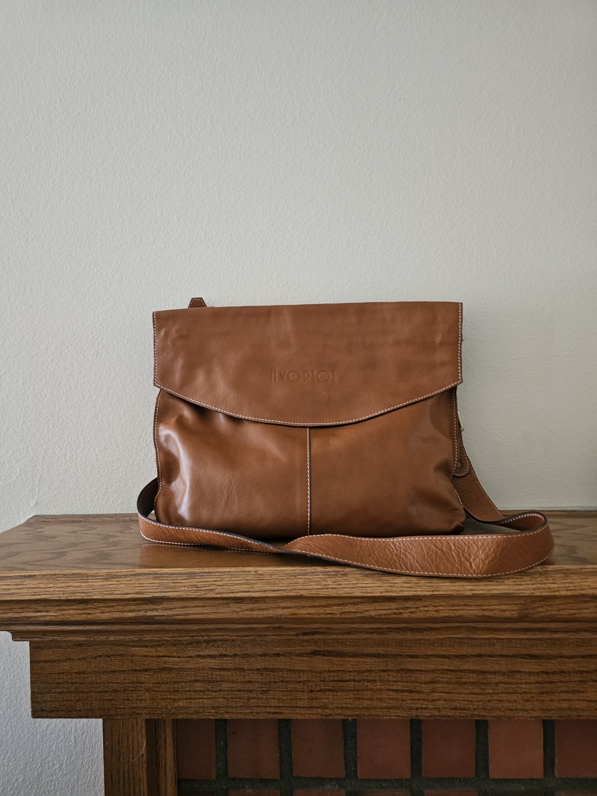 Avorio Italian soft leather bag, new