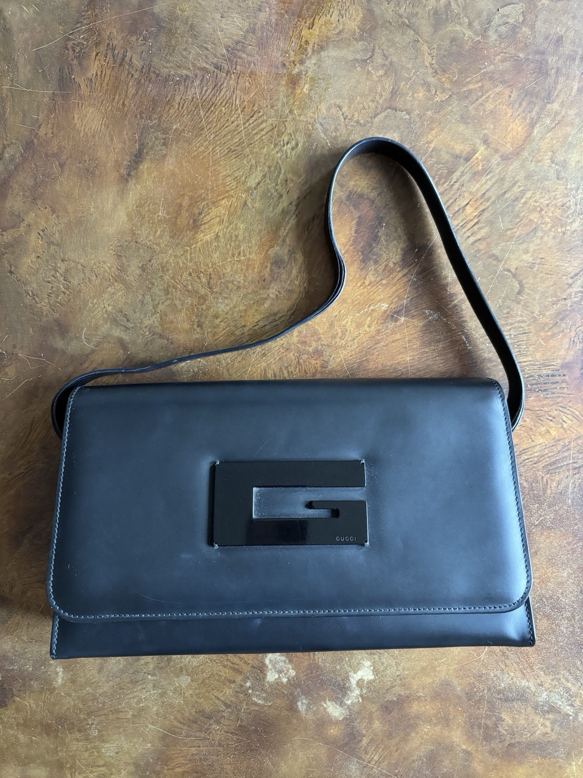 Authentic Tom Ford Era Gucci Black Shoulder Bag with G Logo Leather