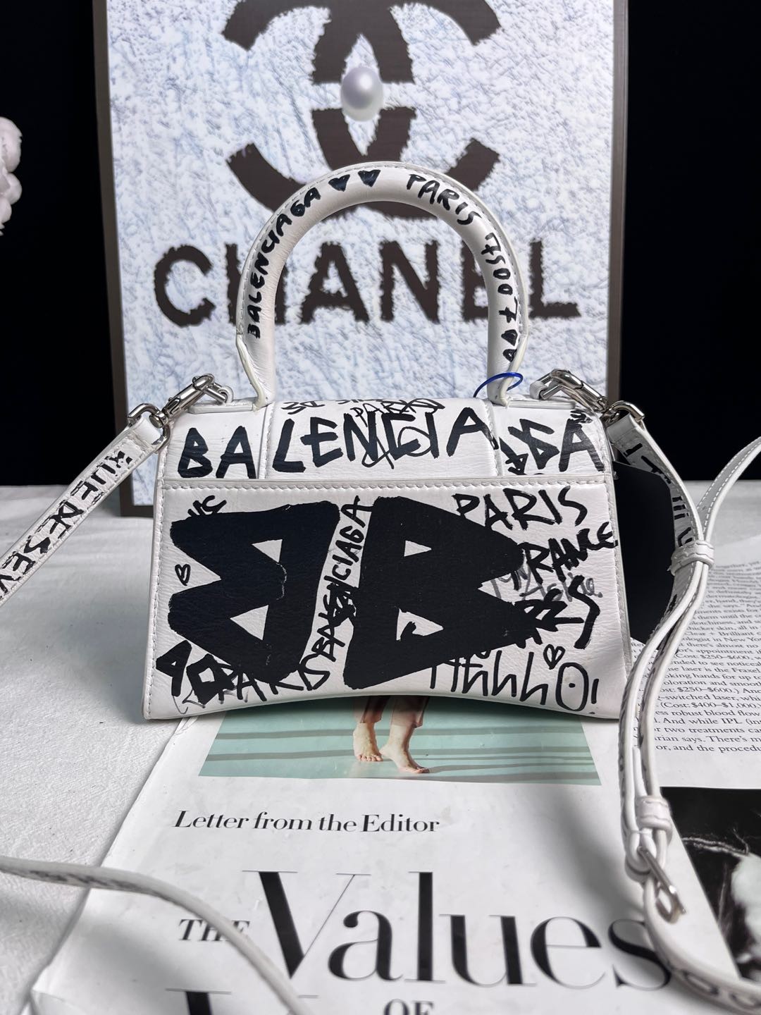 AUTH Balenciaga Hourglass XS White Graffiti Print Leather Top Handle Bag