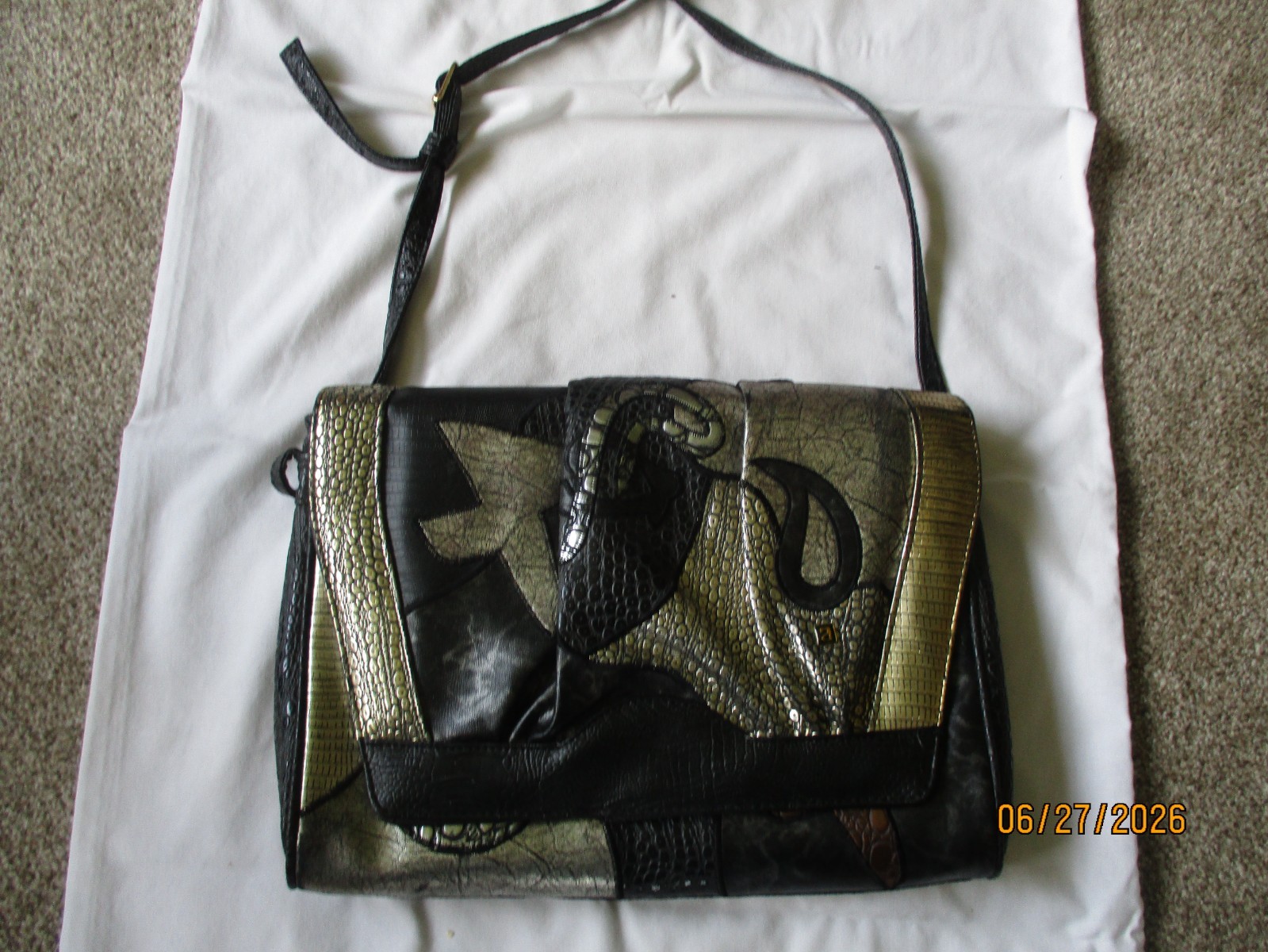 vintage over-the-shoulder handbag